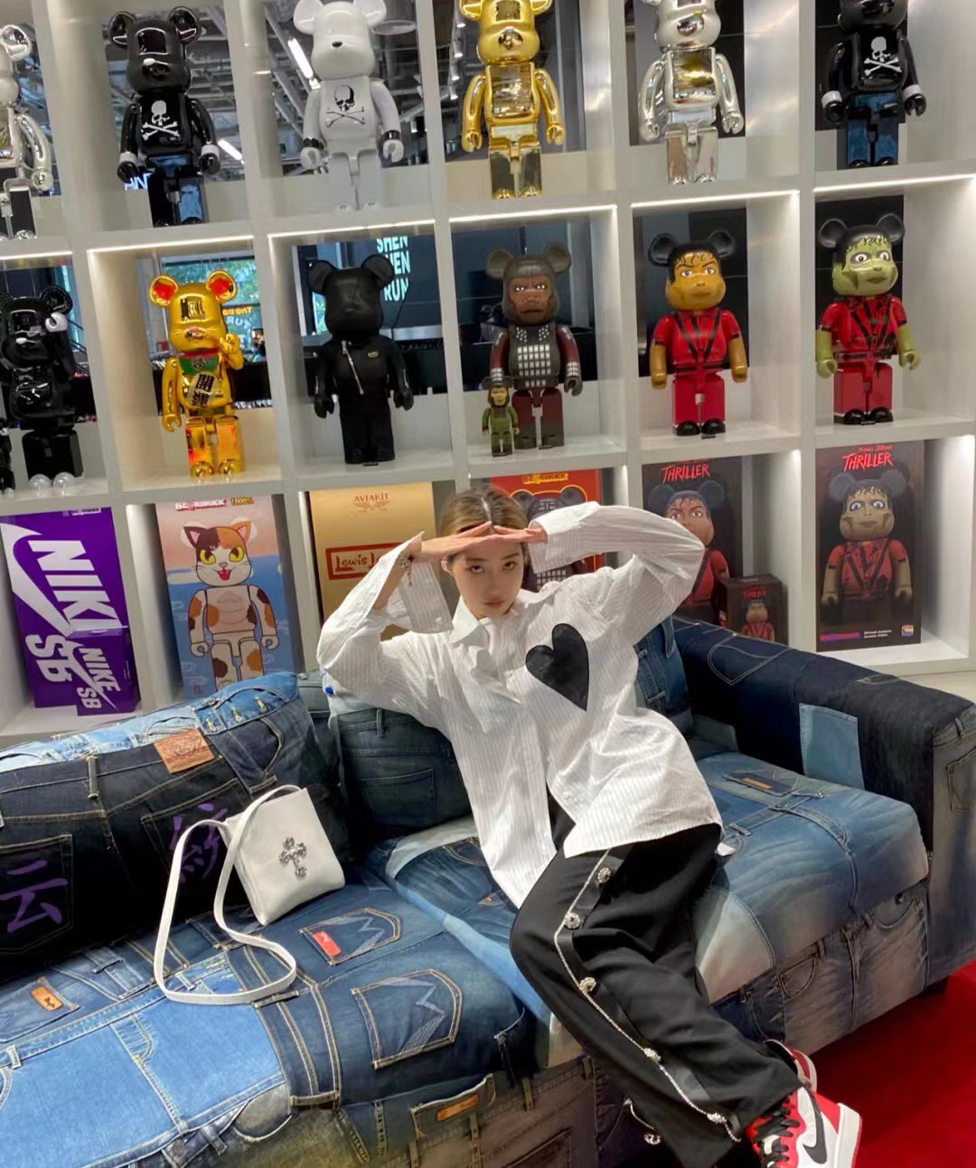 Mo&Co Joint Vertical Stripe Love Patch Shirt