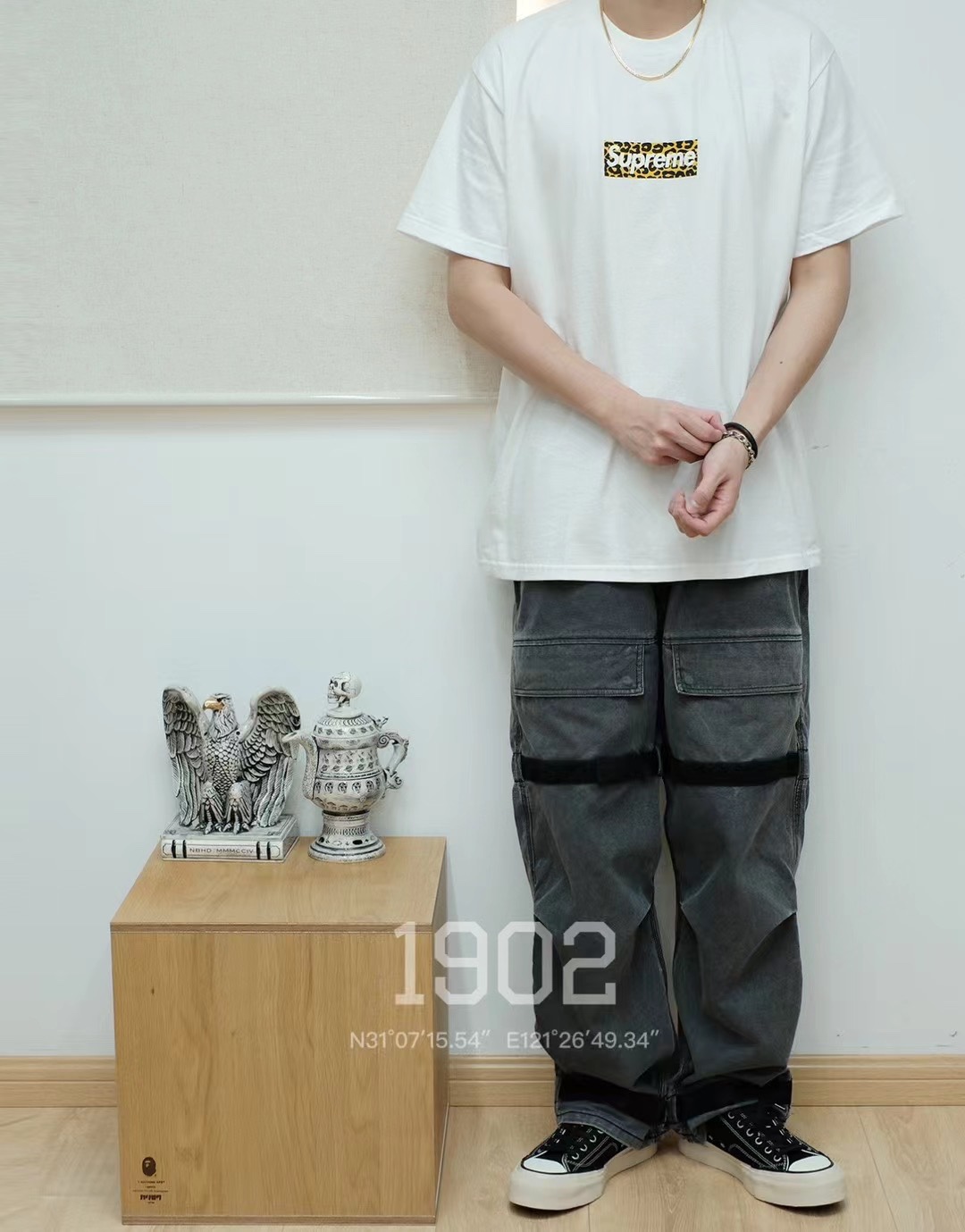 Suprem3 Shanghai Box Logo Tee