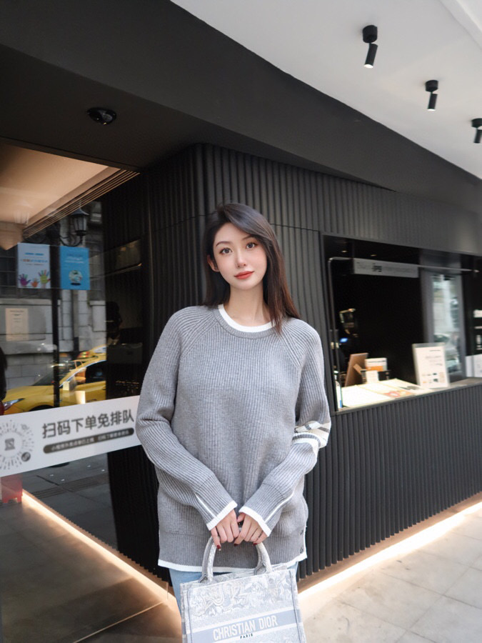 ThomBrowne New Season 22Ss Four-Stripe Pullover Long Sleeve Crewneck Sweater