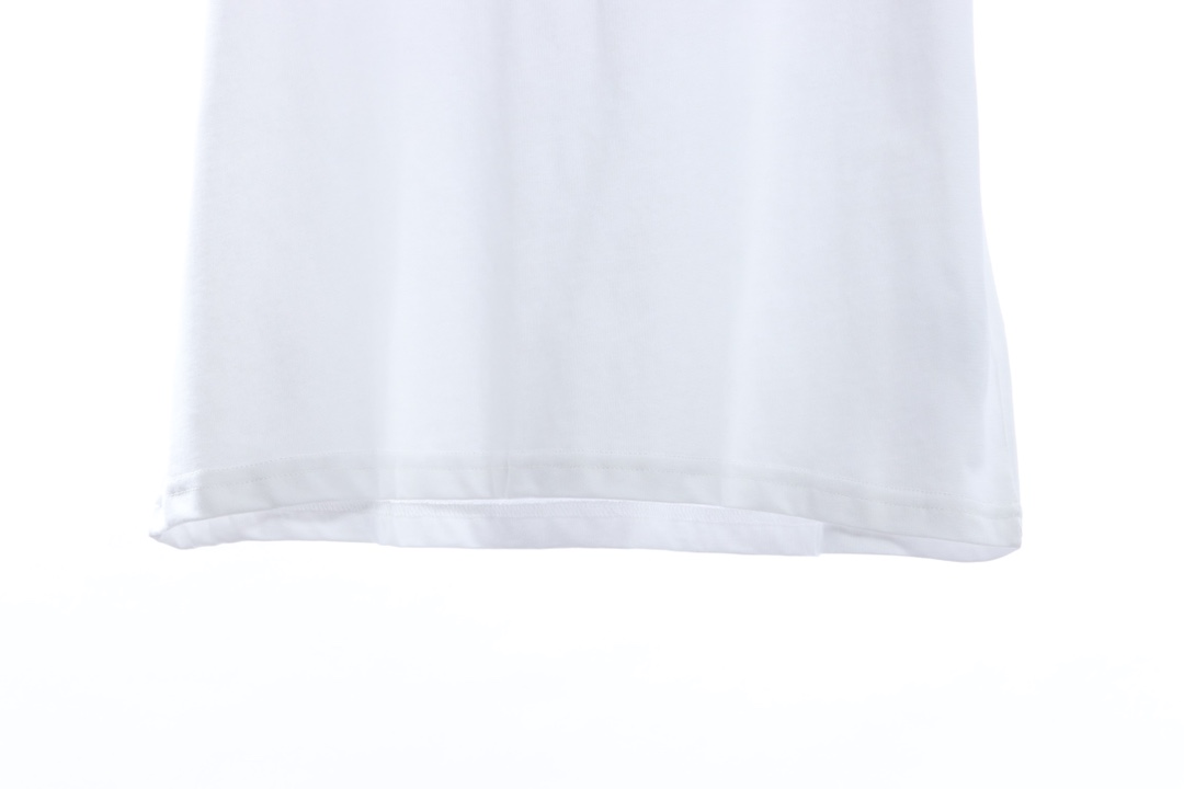 M-rg13la Black & White Upside Down Letter Embroidered Short Sleeves