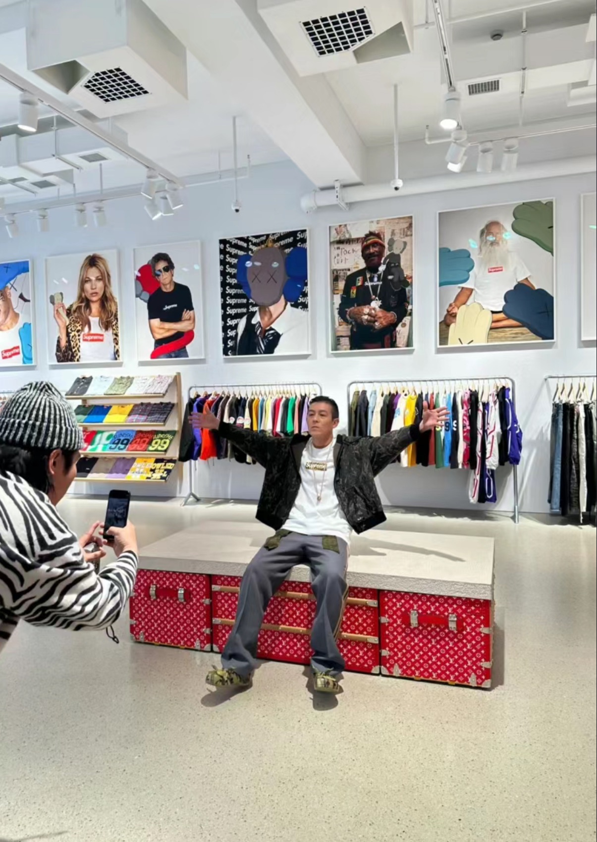 Suprem3 Shanghai Box Logo Tee (Pre-Order)