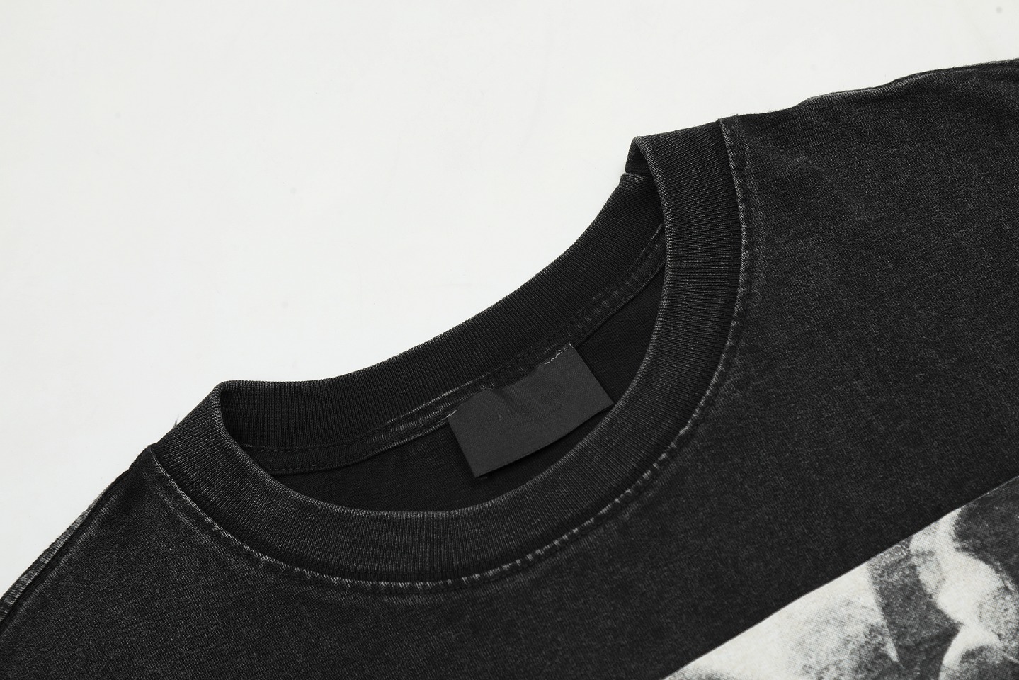 Fear Of God / Essentials vintage style giant angel seductive printing short sleeves