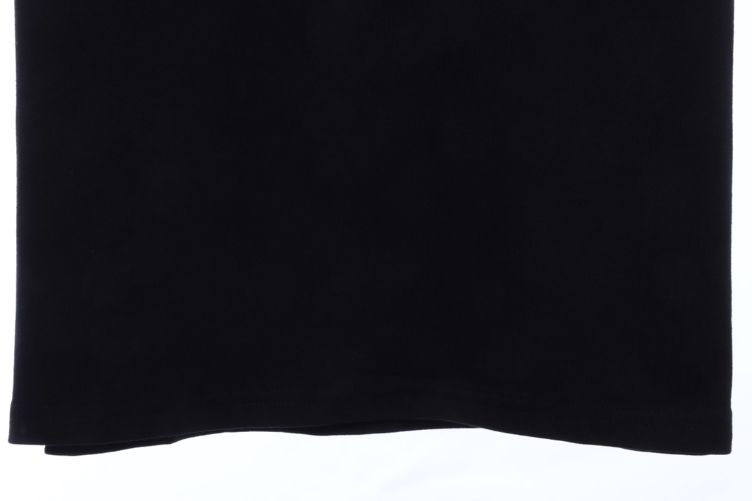 NOAH cross print letter short sleeve