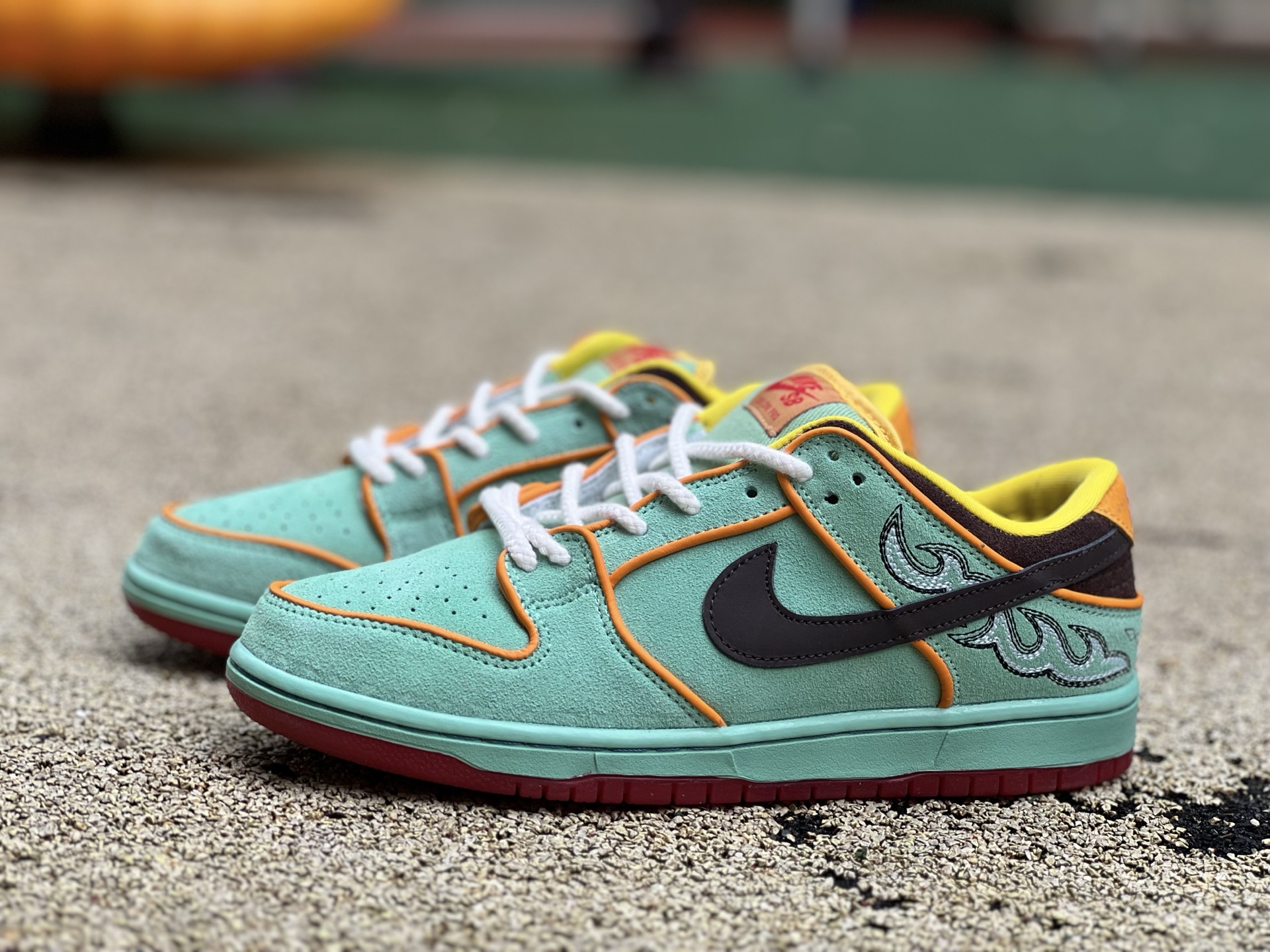 Nike SB Dunk Low Tourmaline  HF3058-300