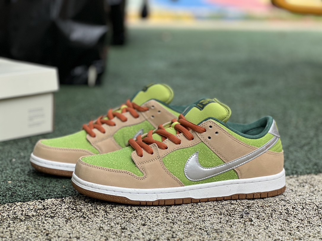 Nike SB Dunk Low Escargot FQ7585-200