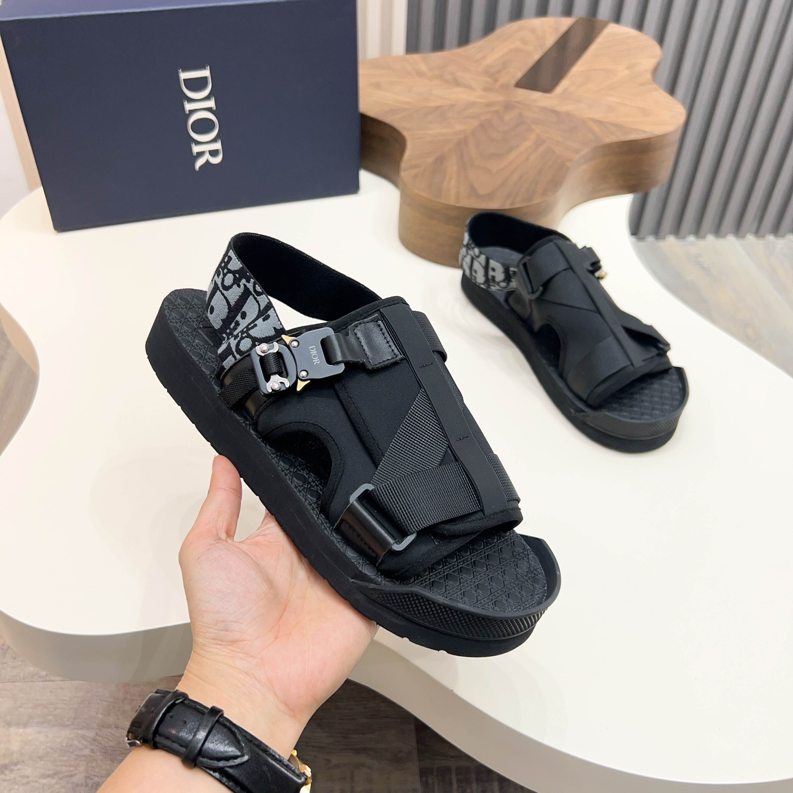 Dior Slides 07