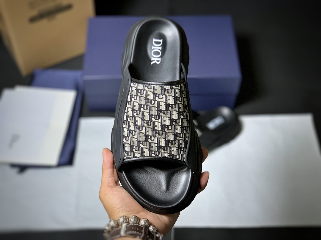 Dior Slides 01