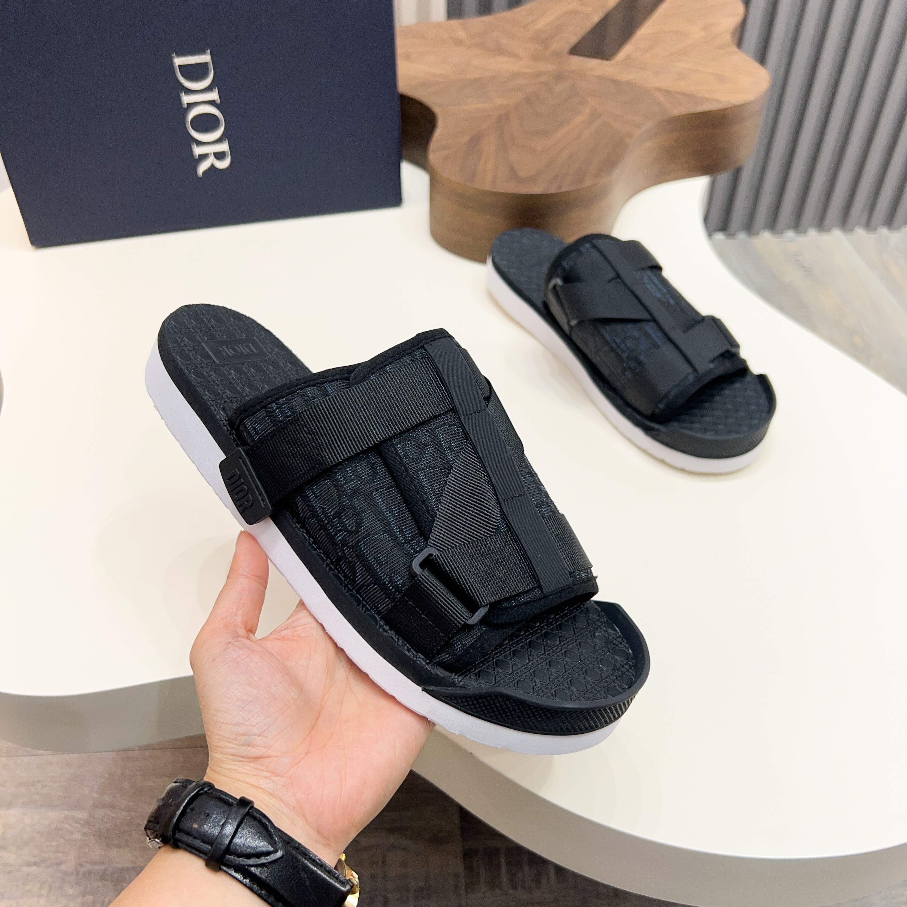Dior Slides 11