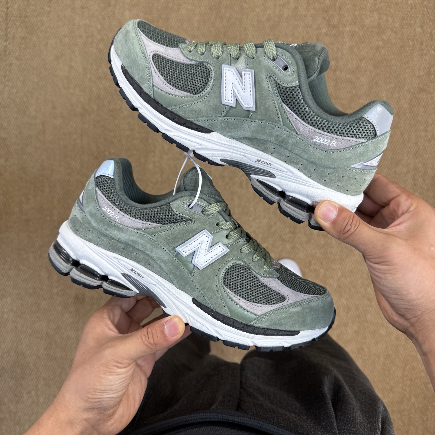 New Balance M2002RG1