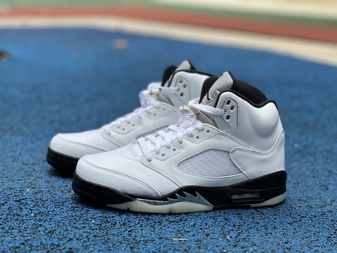 Jordan 5 Retro Reverse Metallic  DD0587-110