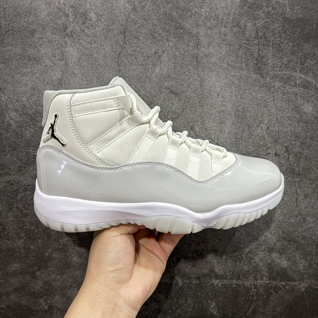 Jordan 11 Retro Grand Finale 2025 AR0715-110
