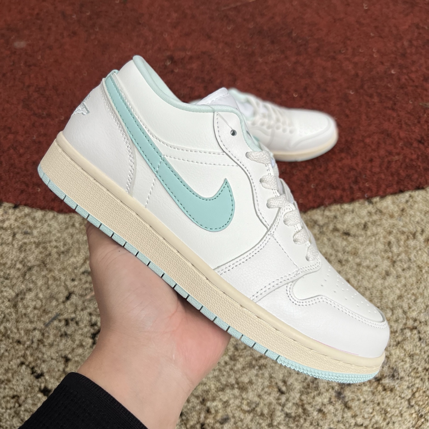 Jordan 1 Low Sail Igloo 2025 DC0774-134