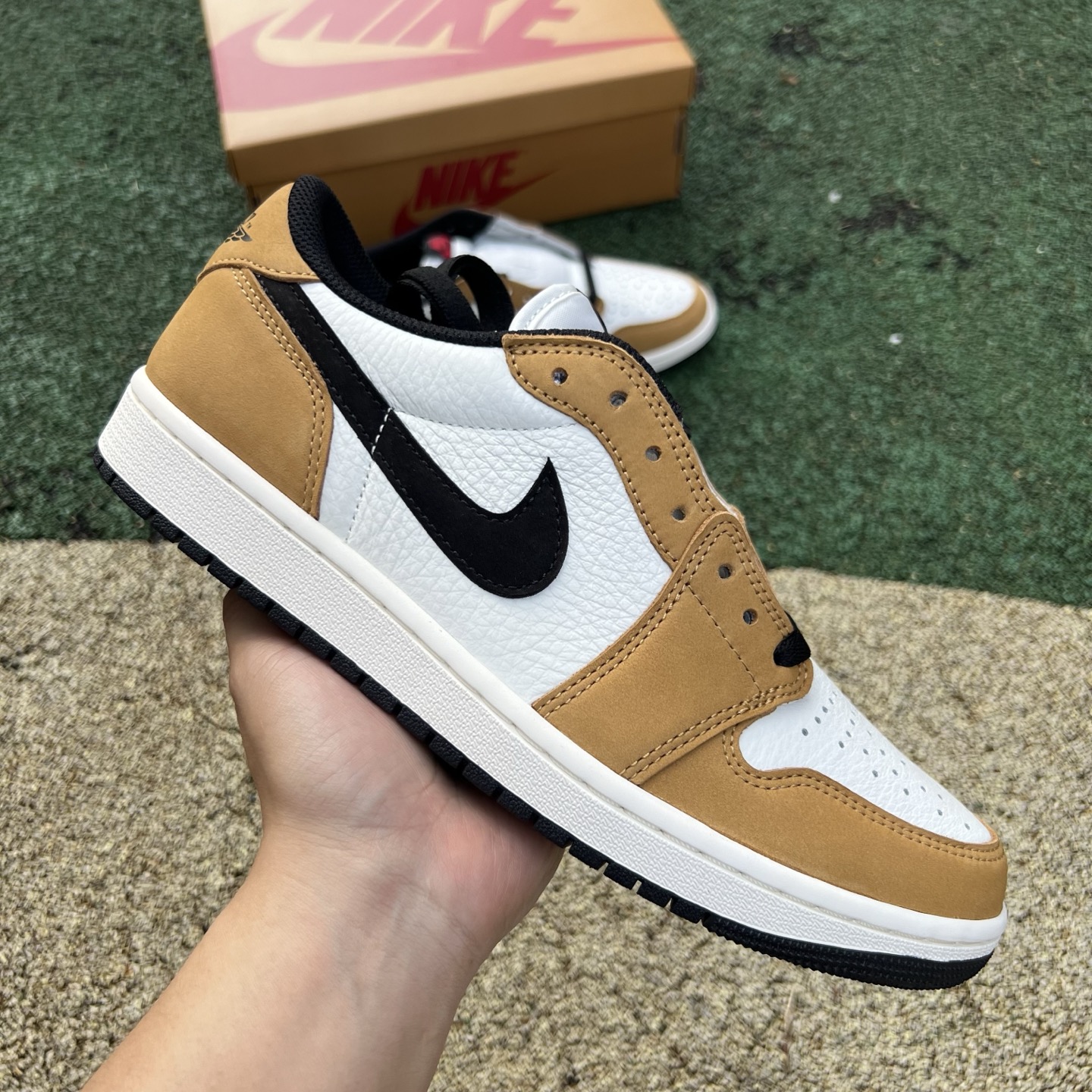 Jordan 1 Low OG Rookie of the Year 2025  CZ0790-107