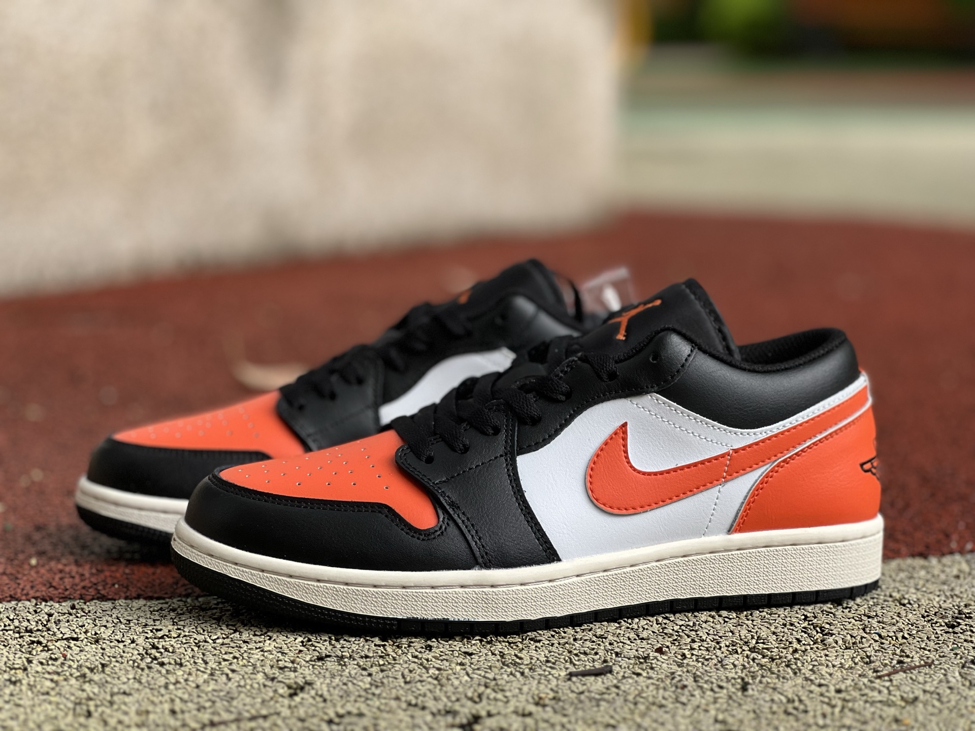 Jordan 1 Low Shattered Backboard Alternate 553558-081