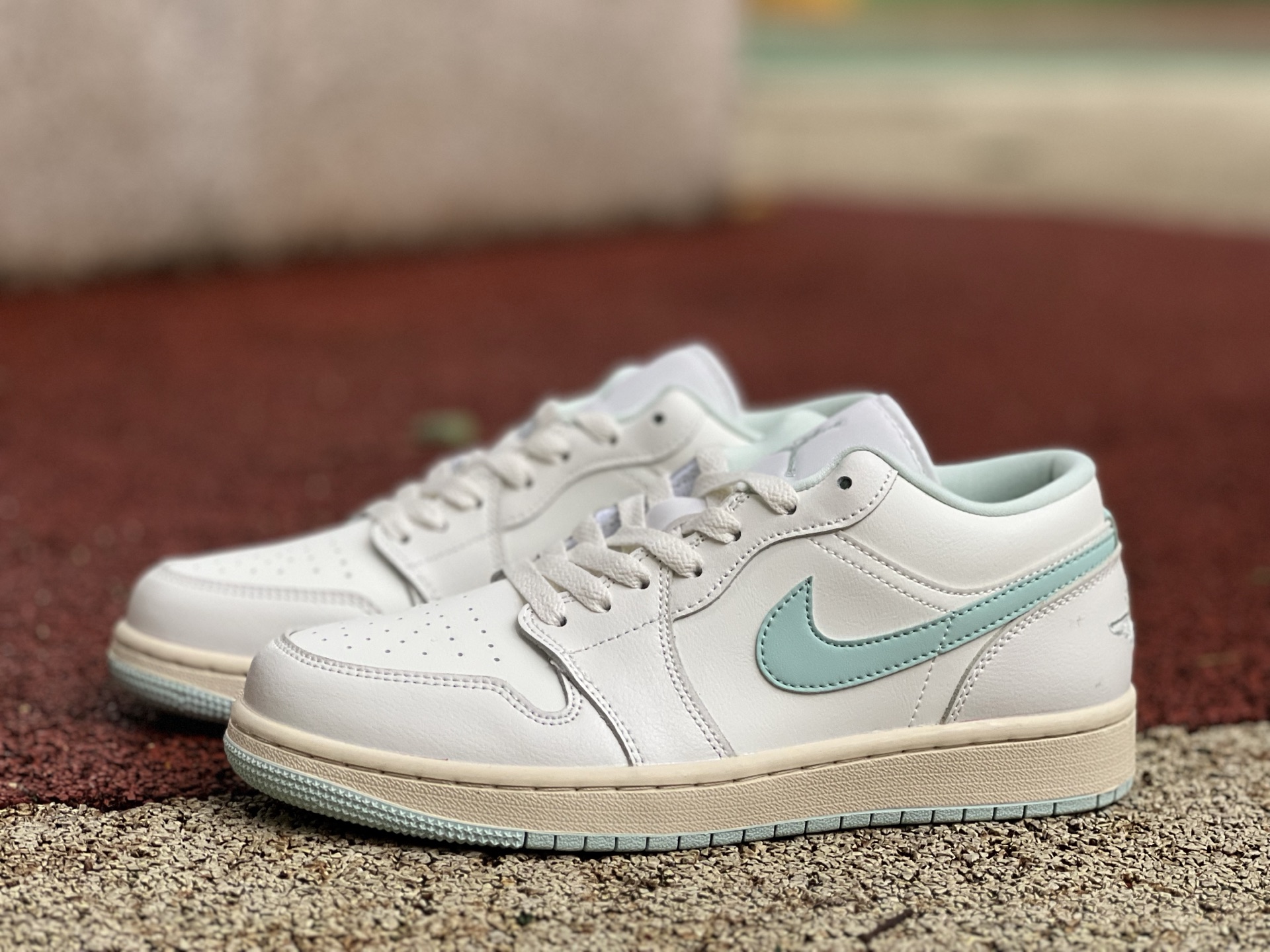 Jordan 1 Low Sail Igloo 2025 DC0774-134