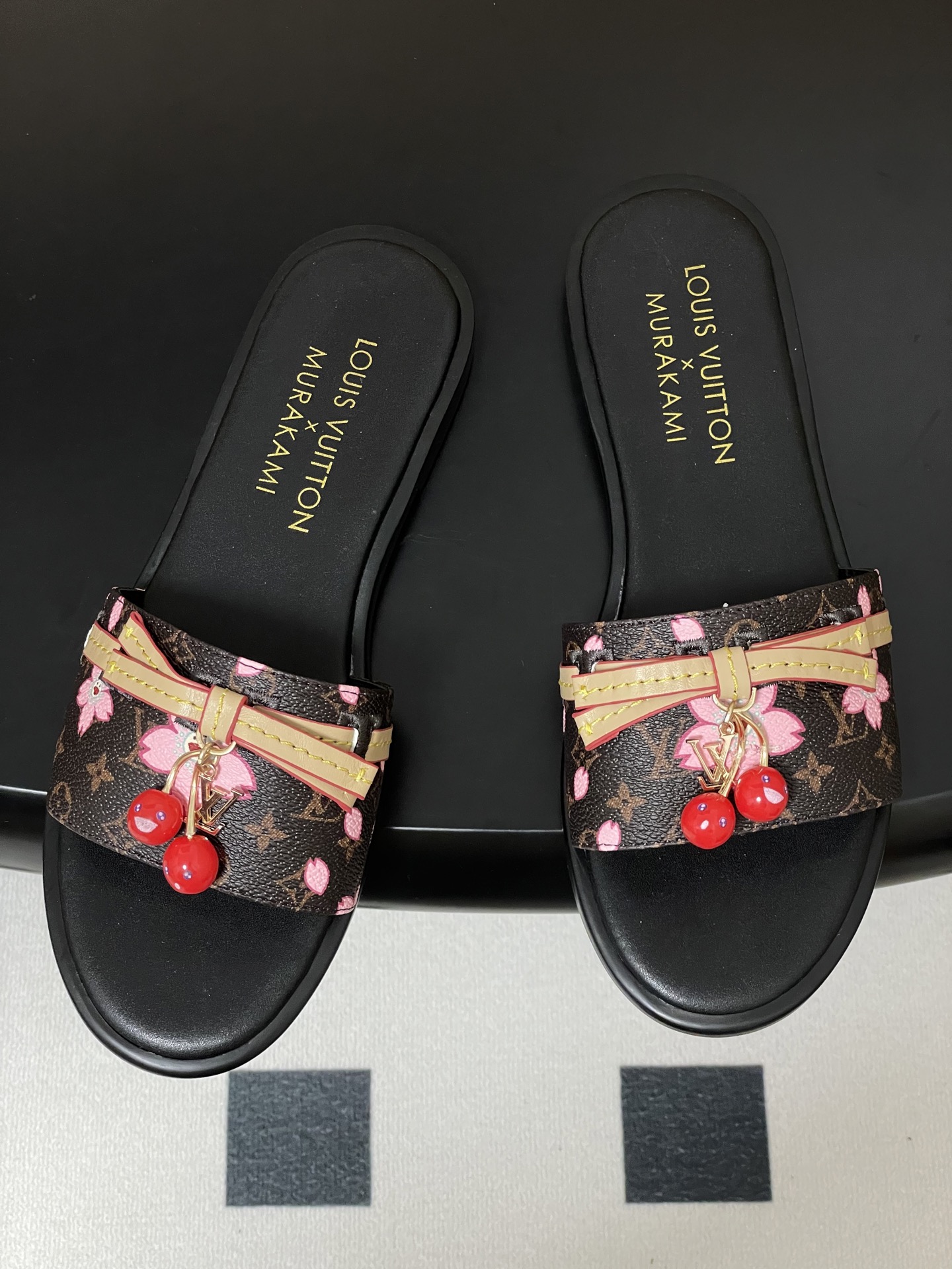 LV Sandals Women