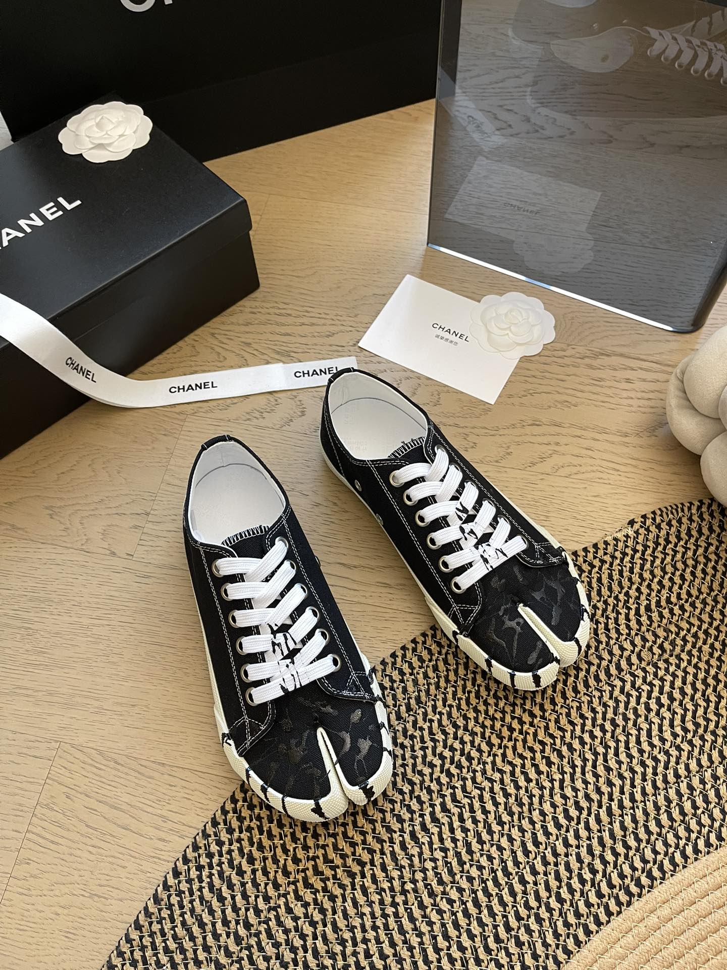 Maison Margiela Tabi Sneakers