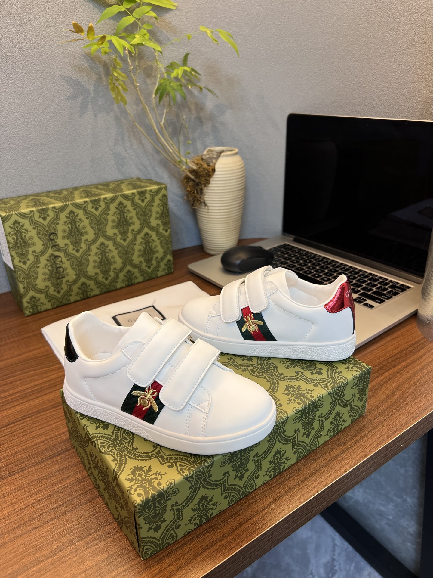 Kid shoes Gucci