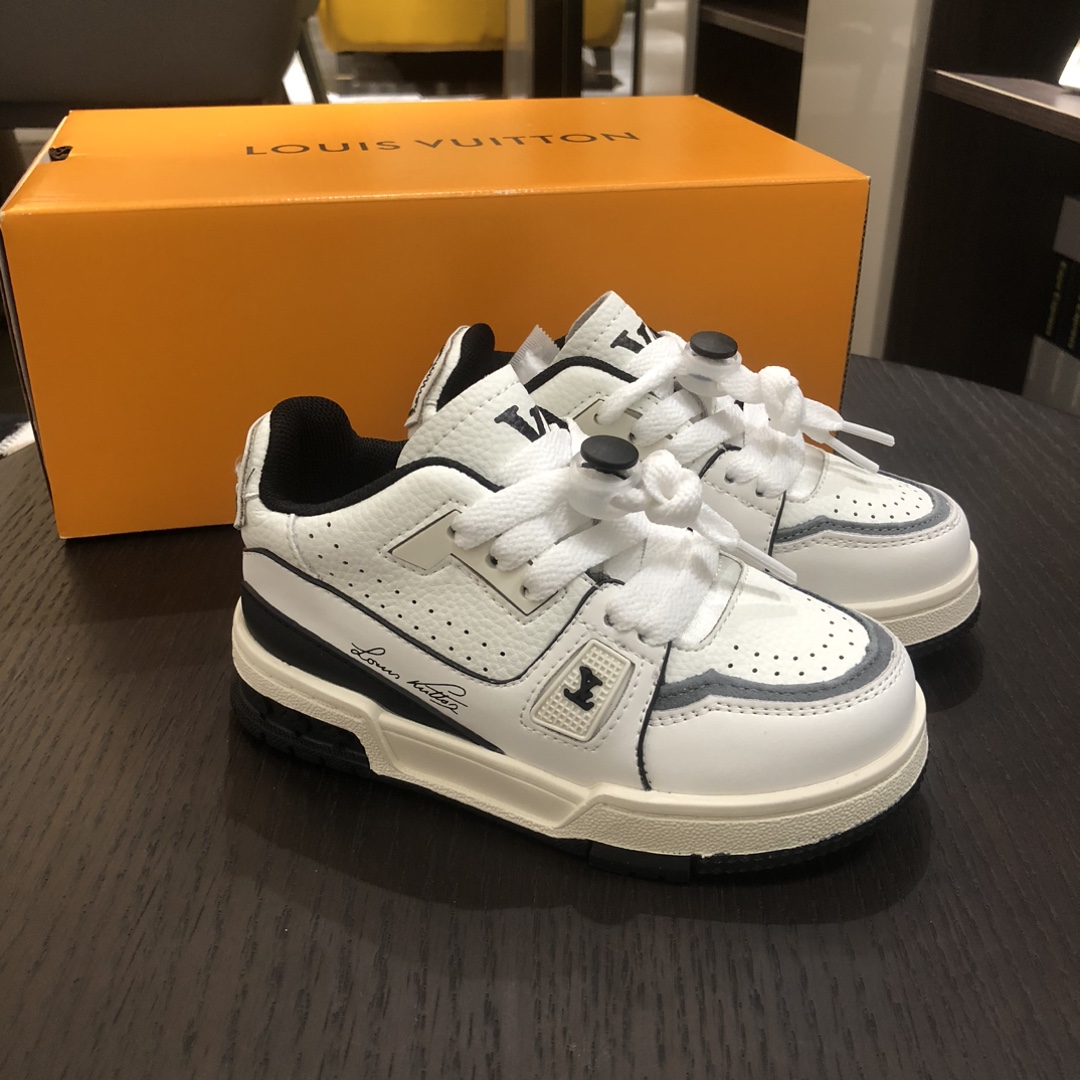 Kid shoes LV