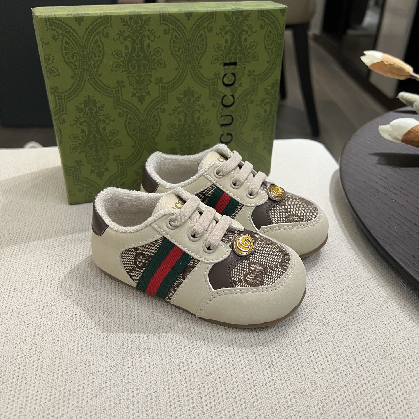 Kid shoes Gucci
