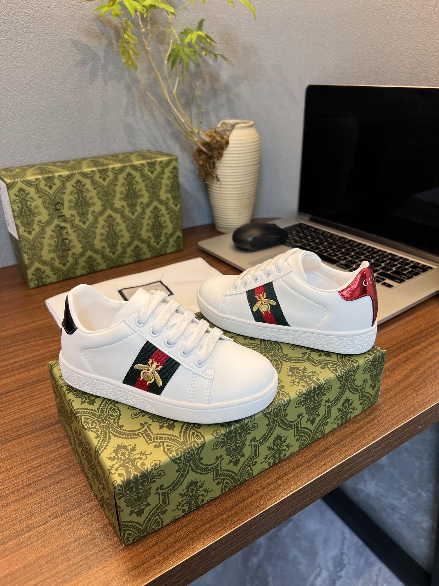 Kid shoes Gucci