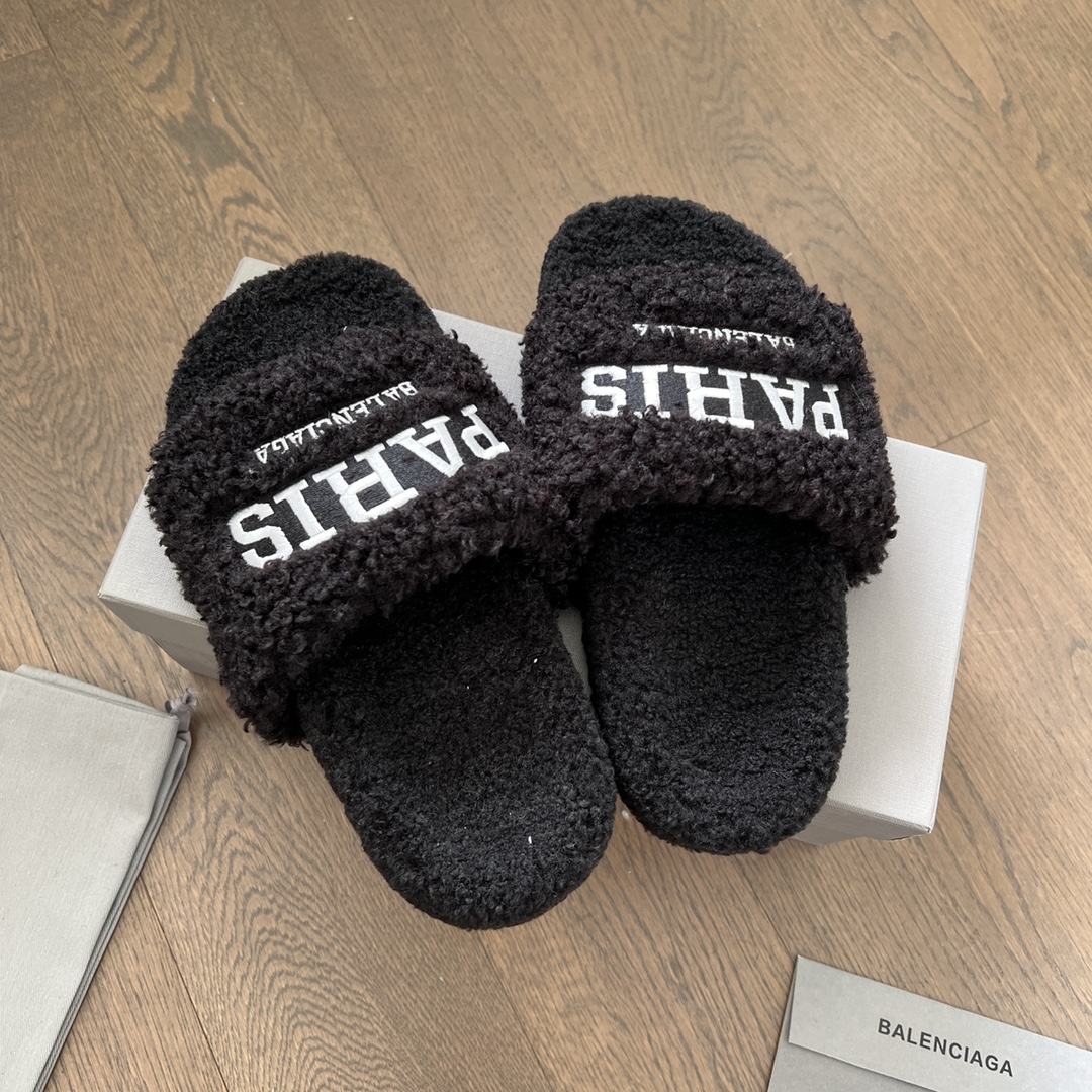 Balenciaga slides