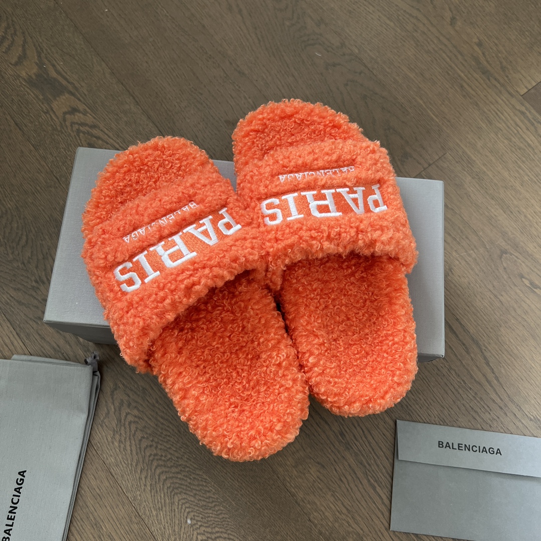 Balenciaga slides