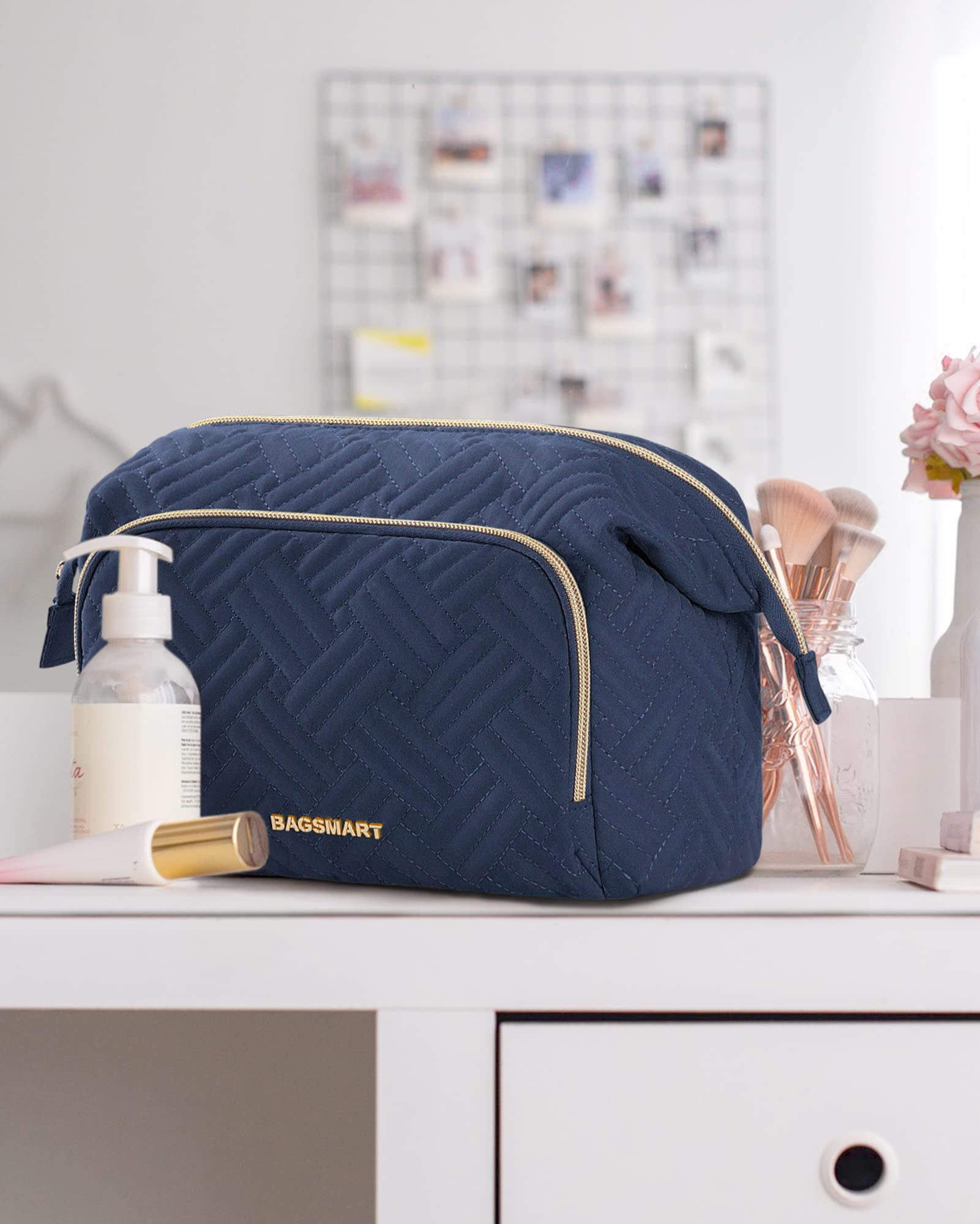 BAGSMART Large Size Makeup Bag Cosmetic Pouch, Travel Toiletry Bag Organizer Case for Lipsticks Electonic Accessories, Waterproof, Portable, Multifunction, Women and Girls, Dark Blue