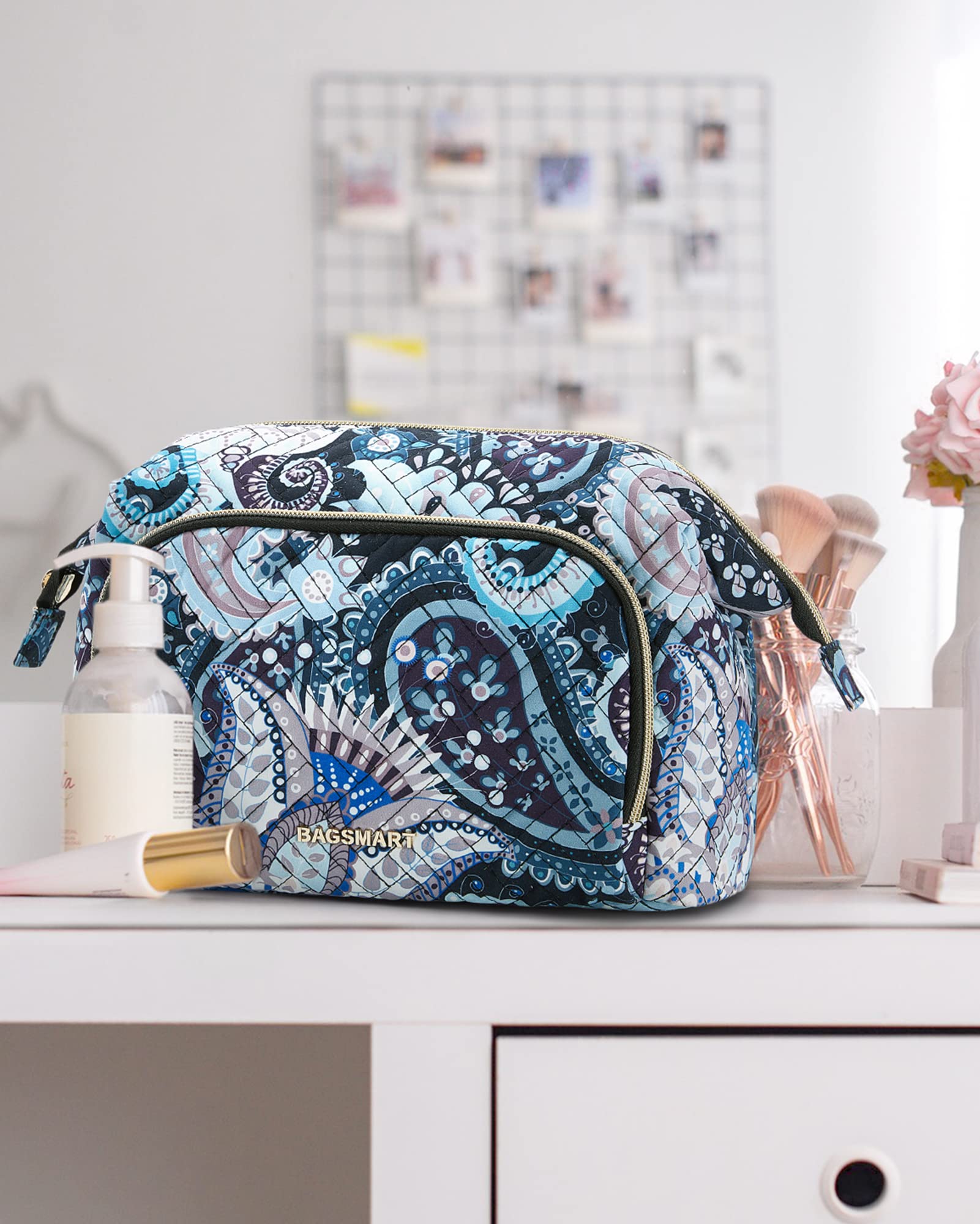 BAGSMART Large Size Makeup Bag Cosmetic Pouch, Travel Toiletry Bag Organizer Case for Lipsticks Electonic Accessories, Waterproof, Portable, Multifunction, Women and Girls, Paisley Black