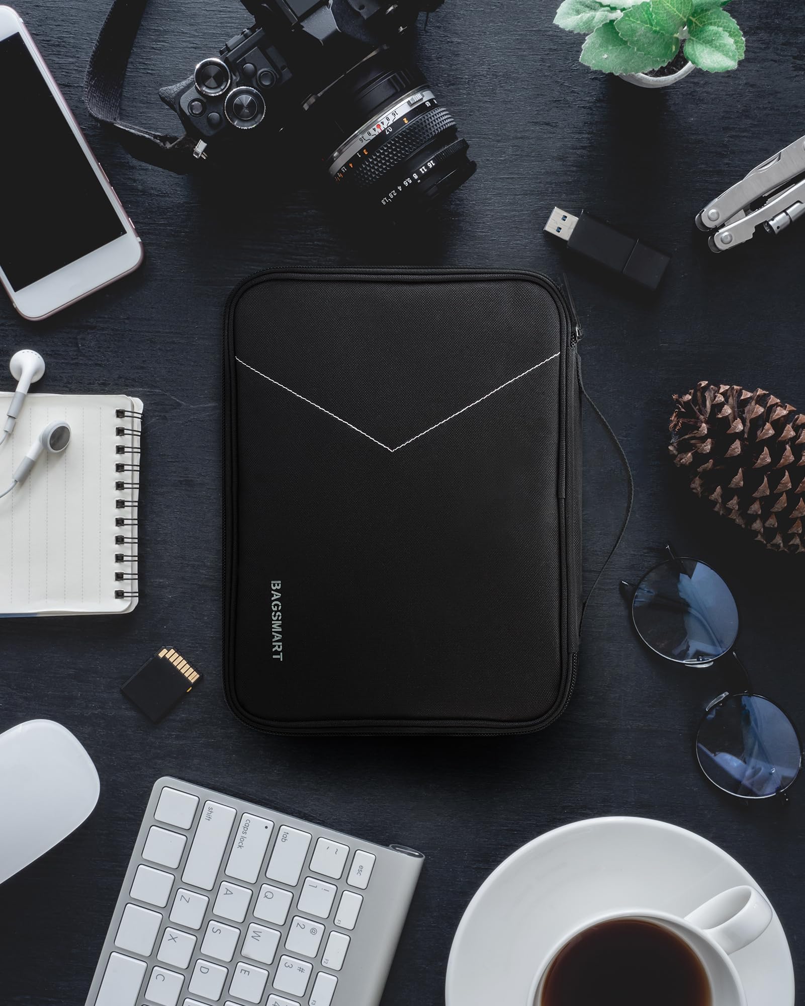 BAGSMART Large Travel Electronics Organizer, Double Layer Cable Organizer Bag for Electronic Accessories Case, Waterproof Portable Charger Tech Organizer Pouch for Tablet, Earphone, Cord, Power Bank