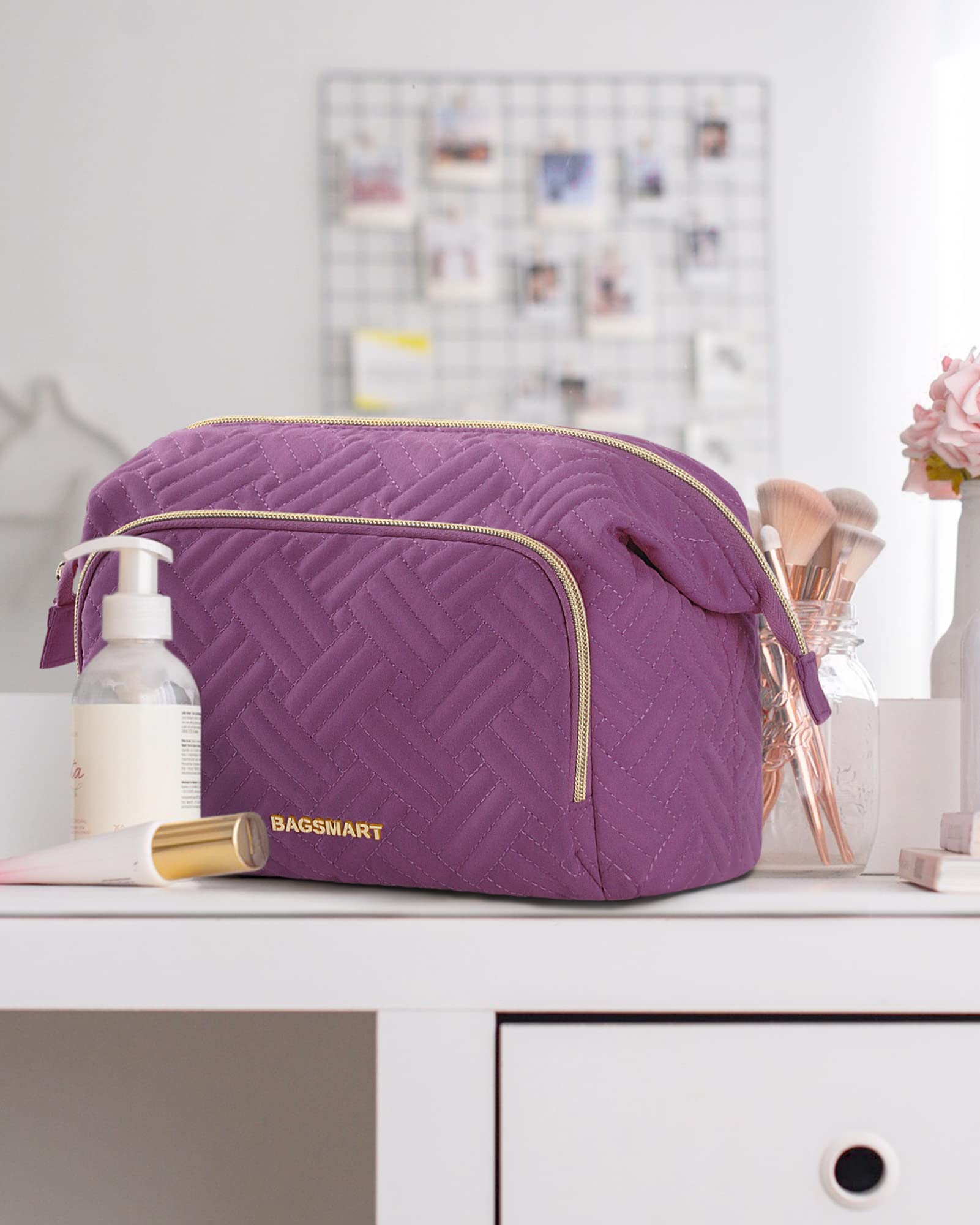 BAGSMART Large Size Makeup Bag Cosmetic Pouch, Travel Toiletry Bag Organizer Case for Lipsticks Electonic Accessories, Waterproof, Portable, Multifunction, Women and Girls, Purple