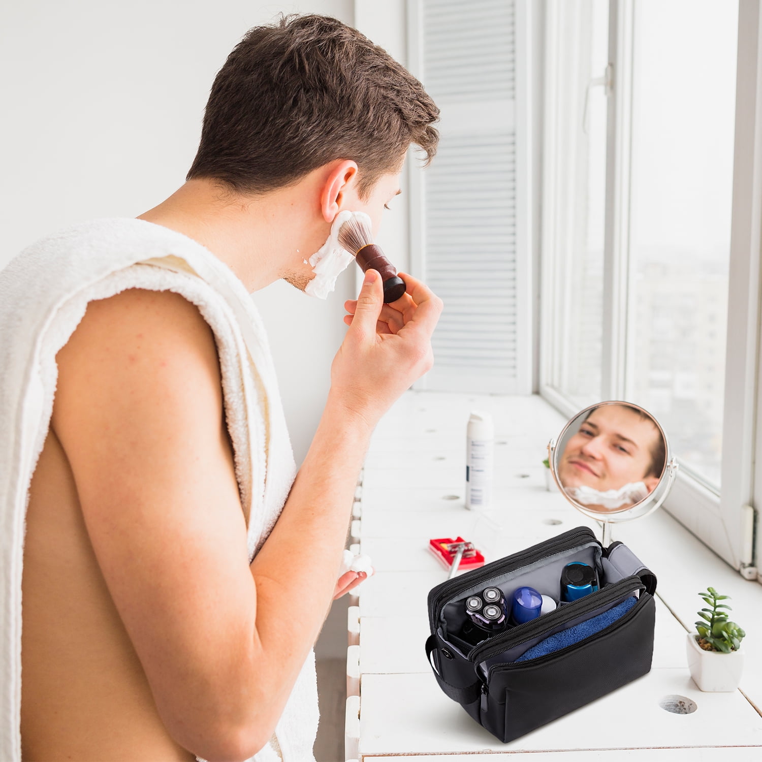 BAGSMART Travel Toiletry Bag for Men, Women Makeup Cosmetic Bag Water-resistant Organizer Shaving Bag for Toiletries Accessories, Standard Size, Black