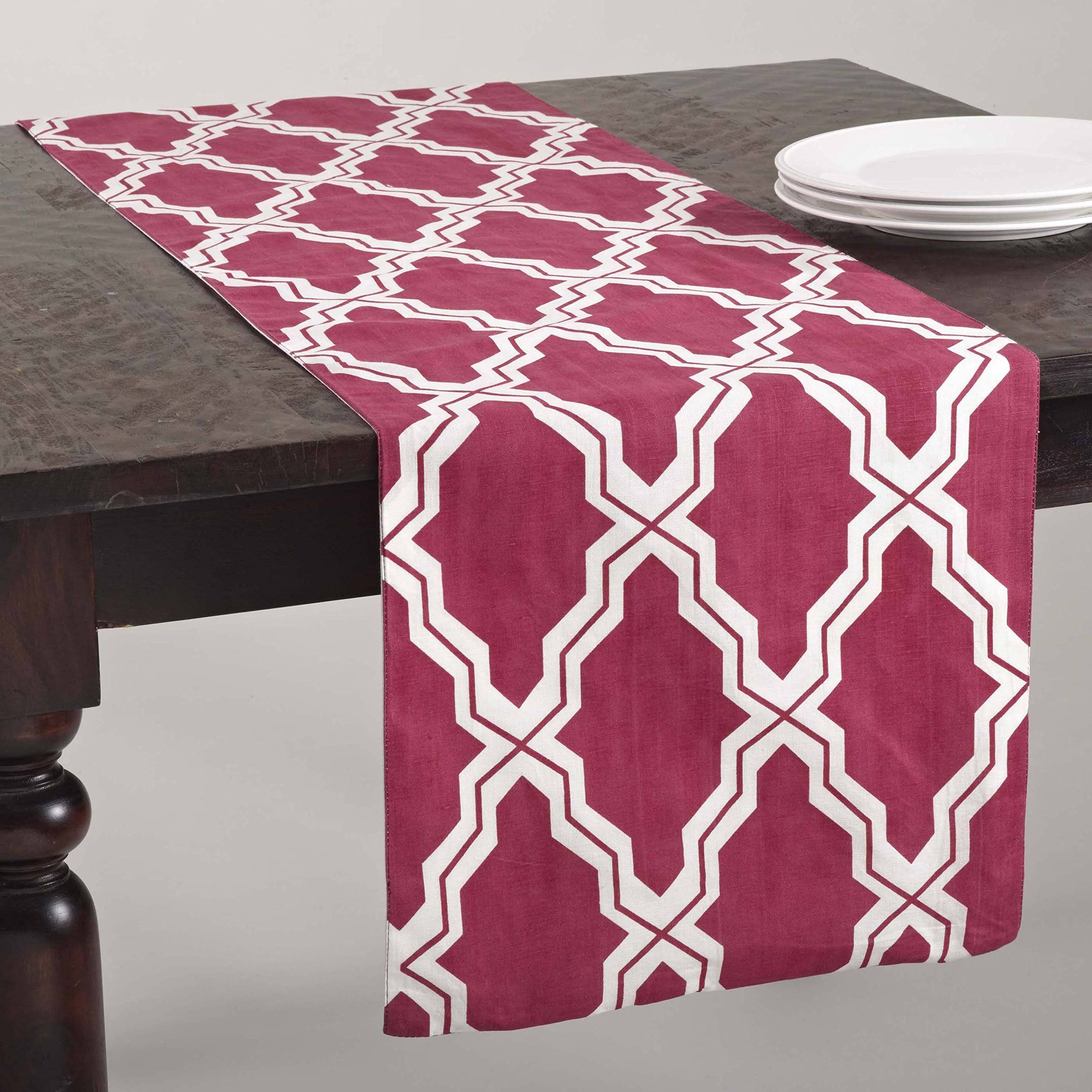 Saro Lifestyle Moroccan Design CottonLinen Table Runner  Raspberry