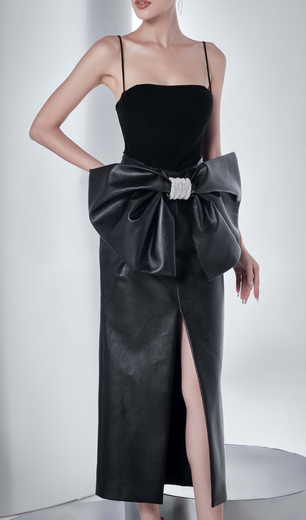 BLACK STRAP BOW MIDI DRESS