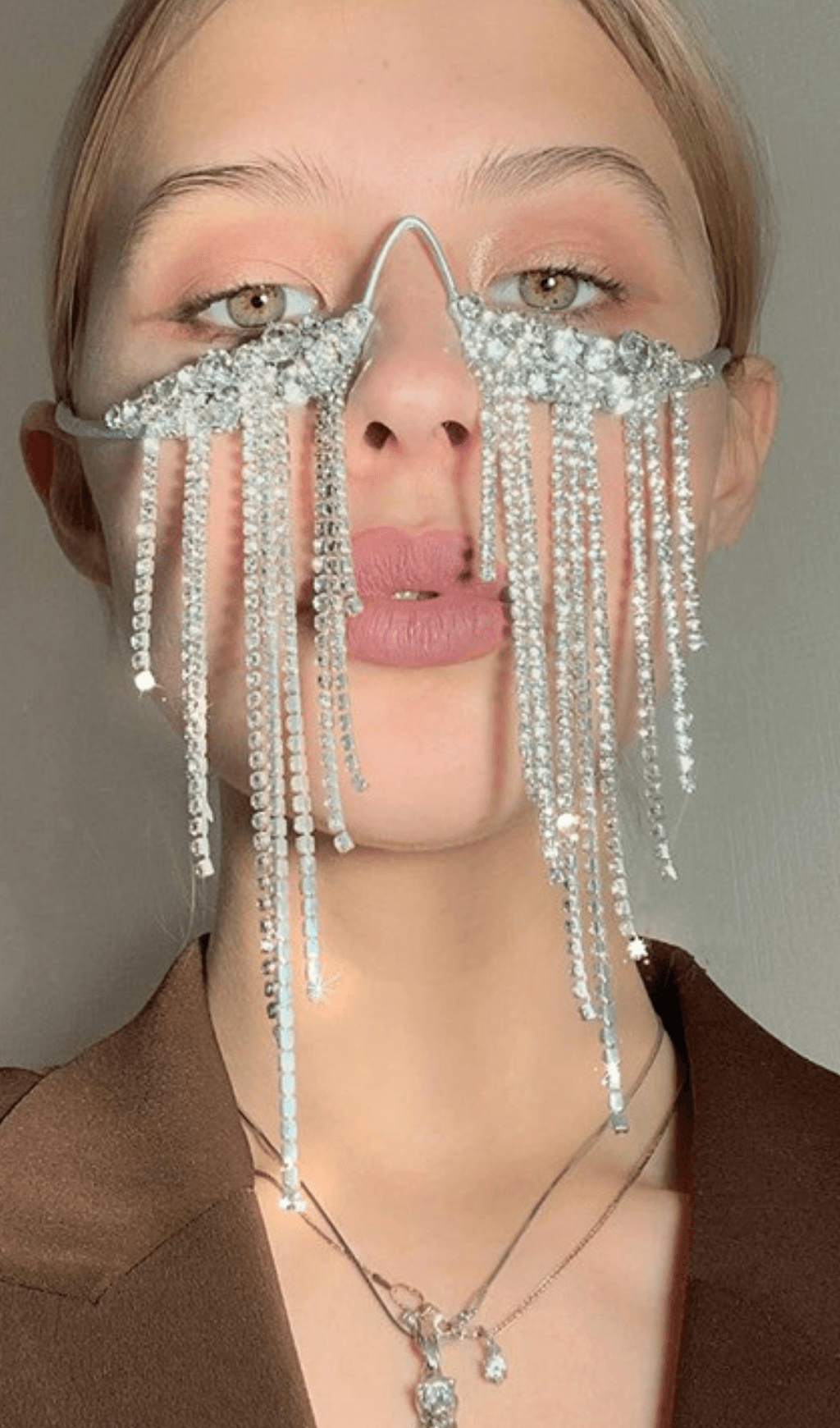 Long fringed rhinestone pendulum glasses