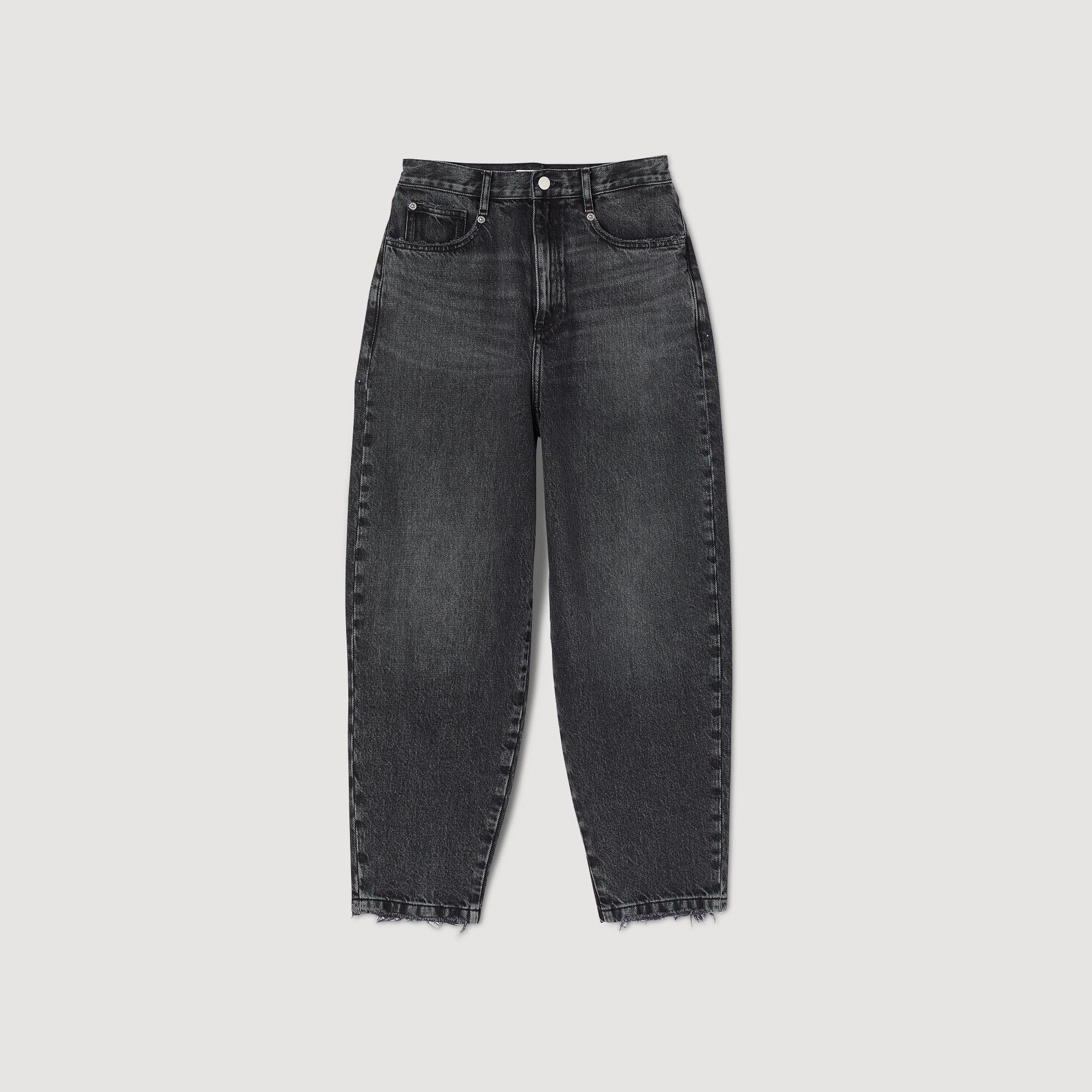 Oversized frayed jeans