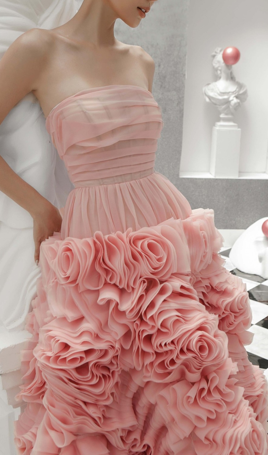 STRAPLESS 3D FLOWER MAXI DRESS IN PINK