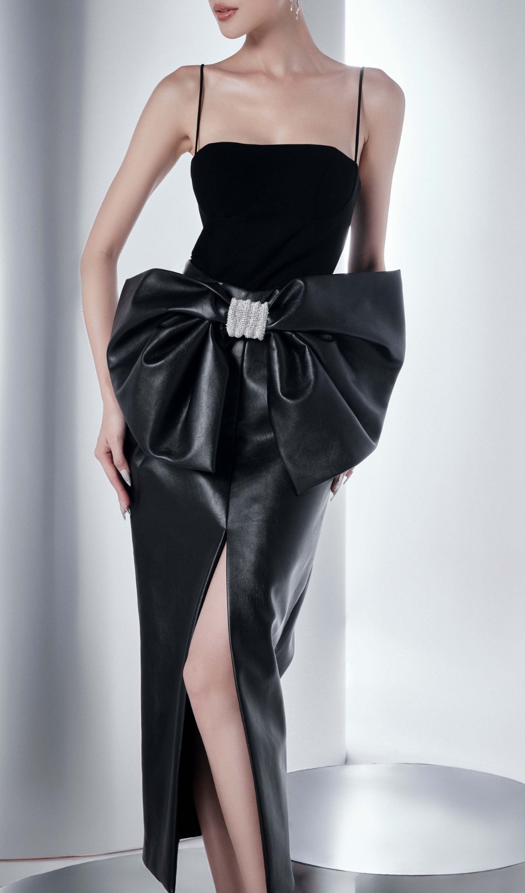 BLACK STRAP BOW MIDI DRESS