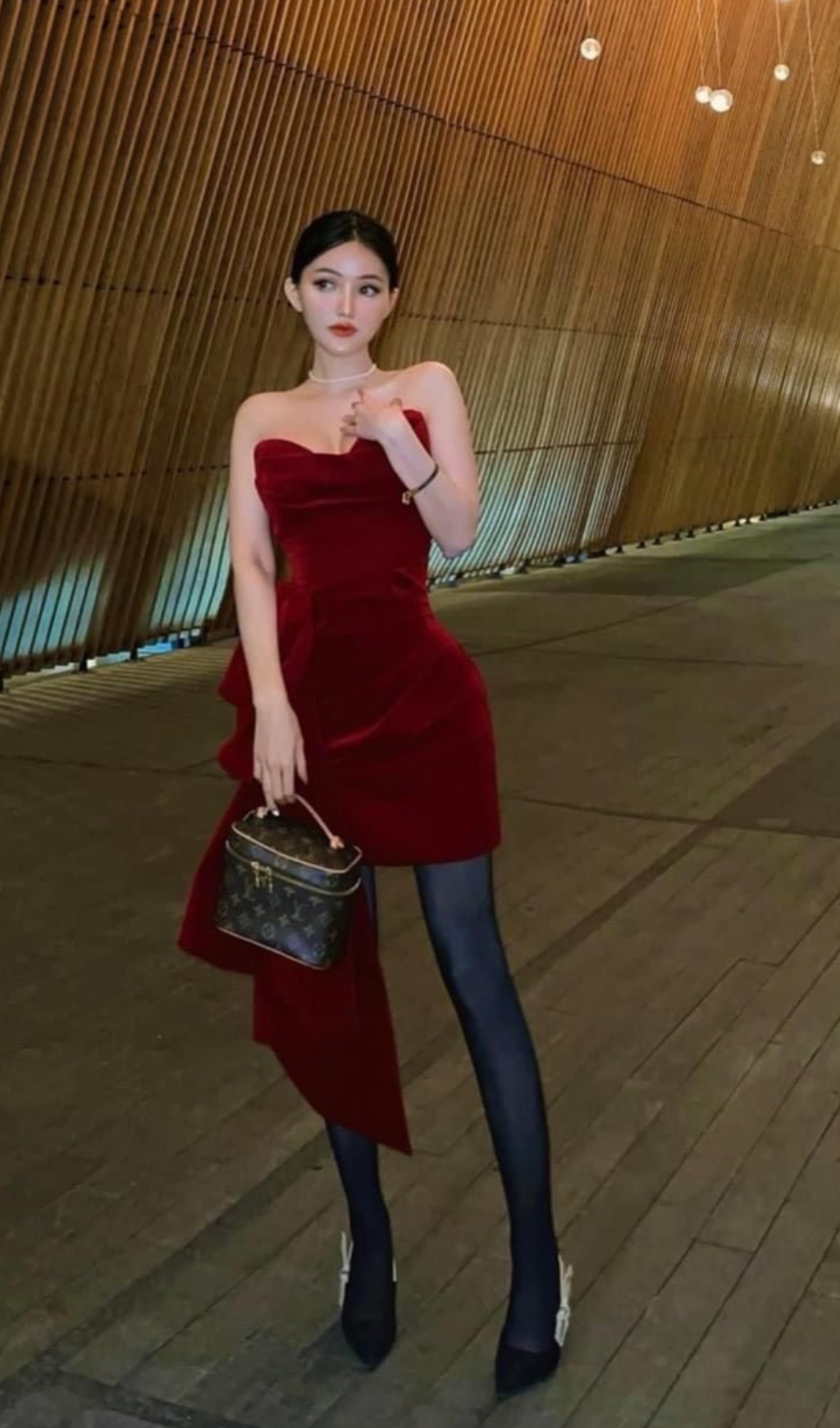 WINE RED VELVET STRAPLESS MINI DRESS