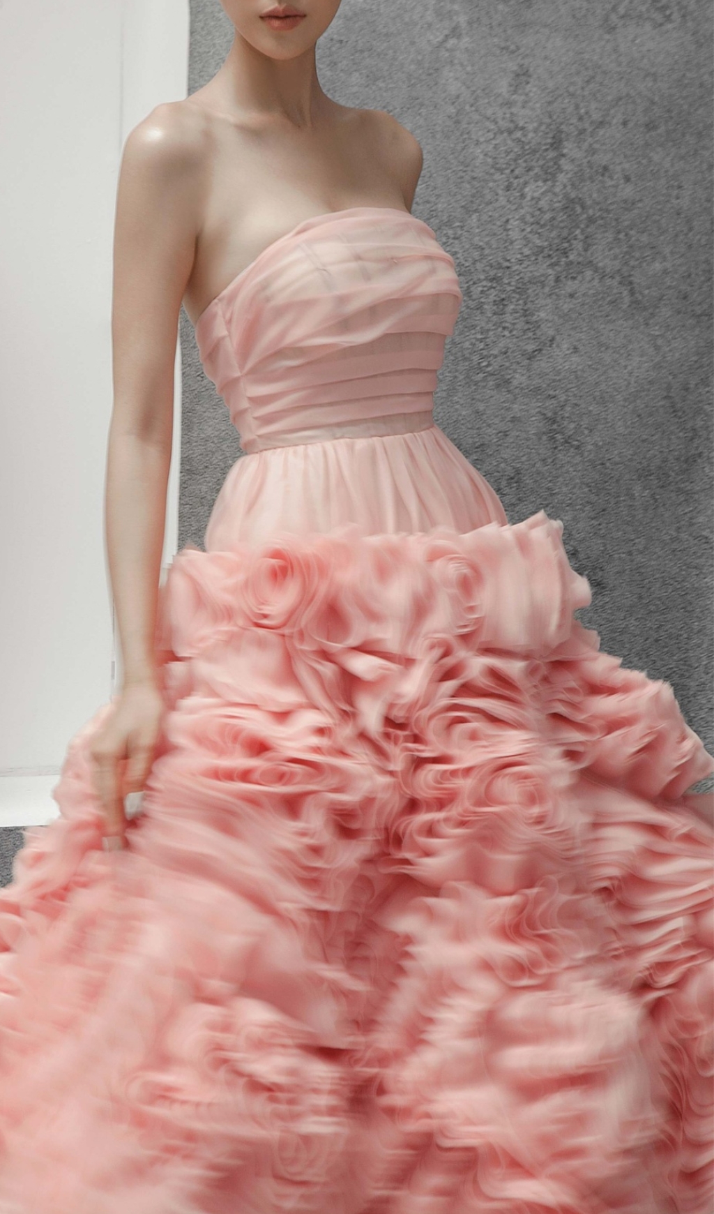 STRAPLESS 3D FLOWER MAXI DRESS IN PINK