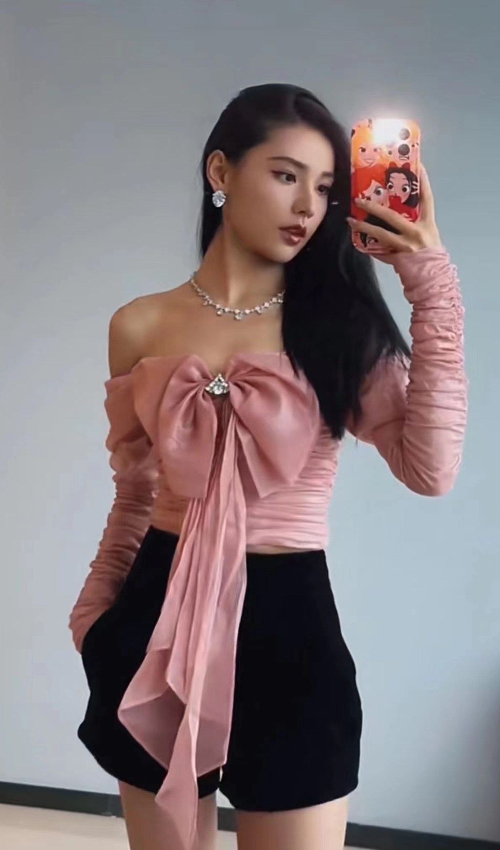 STRAPLESS BOW LONG SLEEVE TOP IN PINK