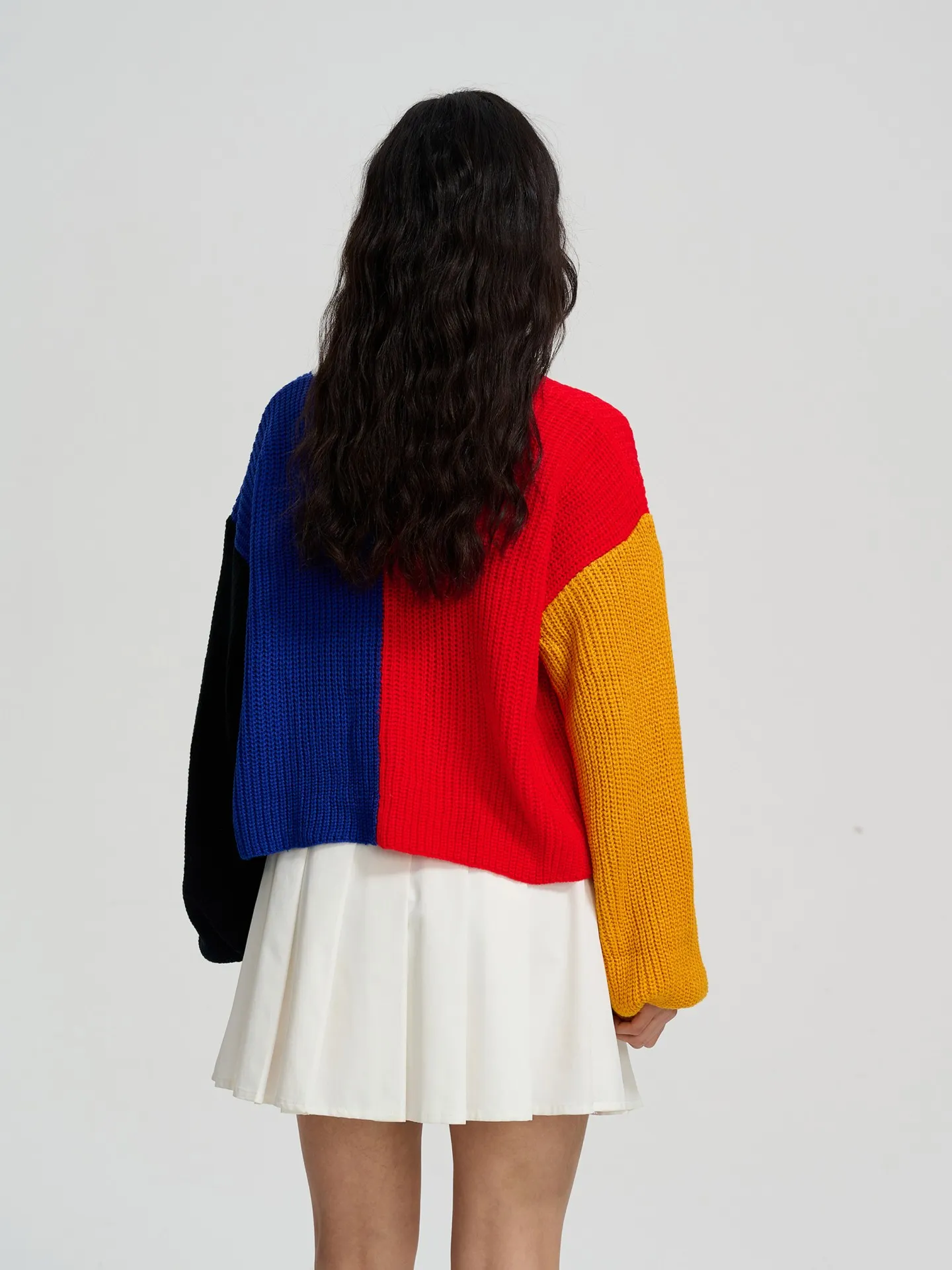 Buttoned Knit Cardigan in Blue-Red