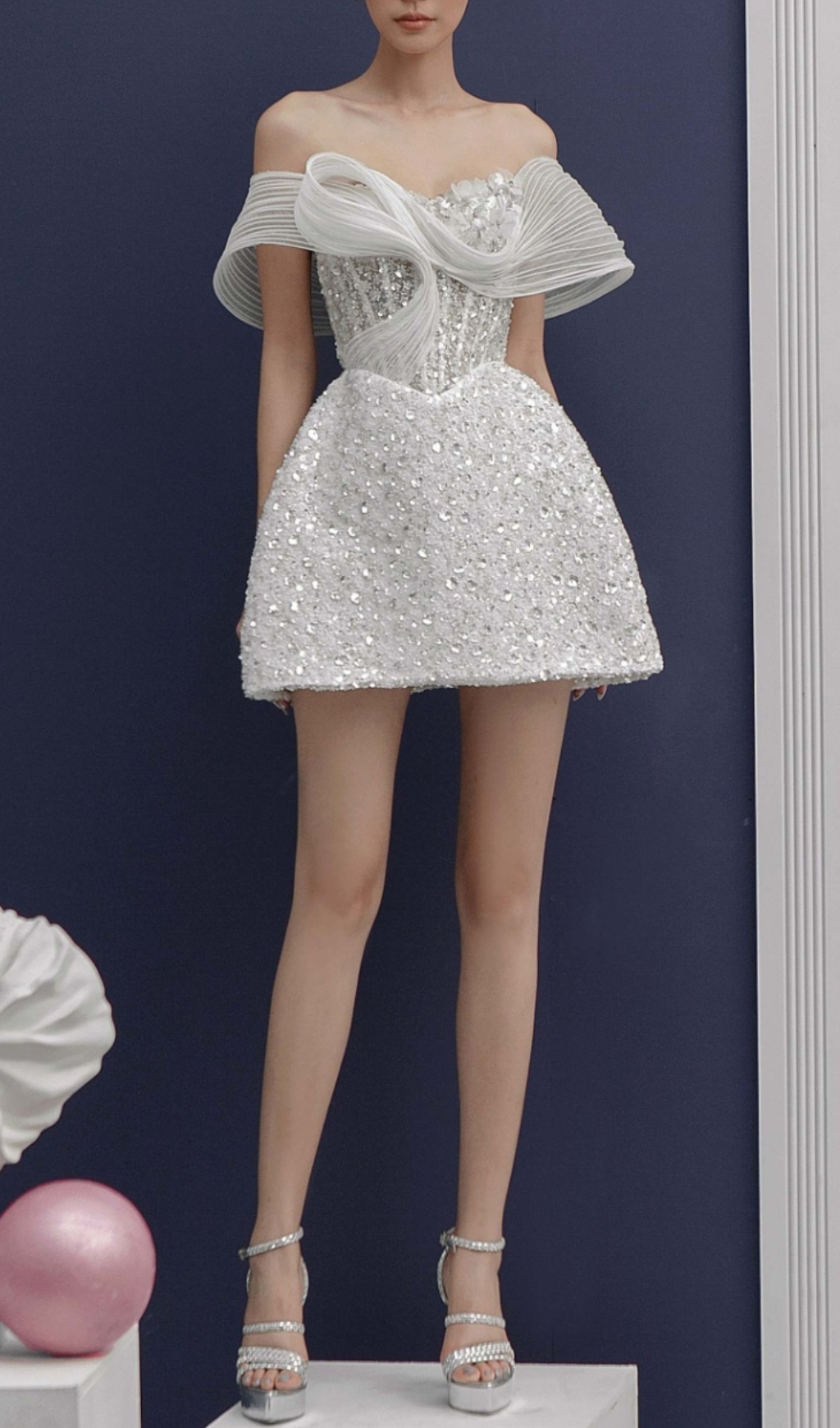 EMBELLISHED STRAPLESS MINI DRESS