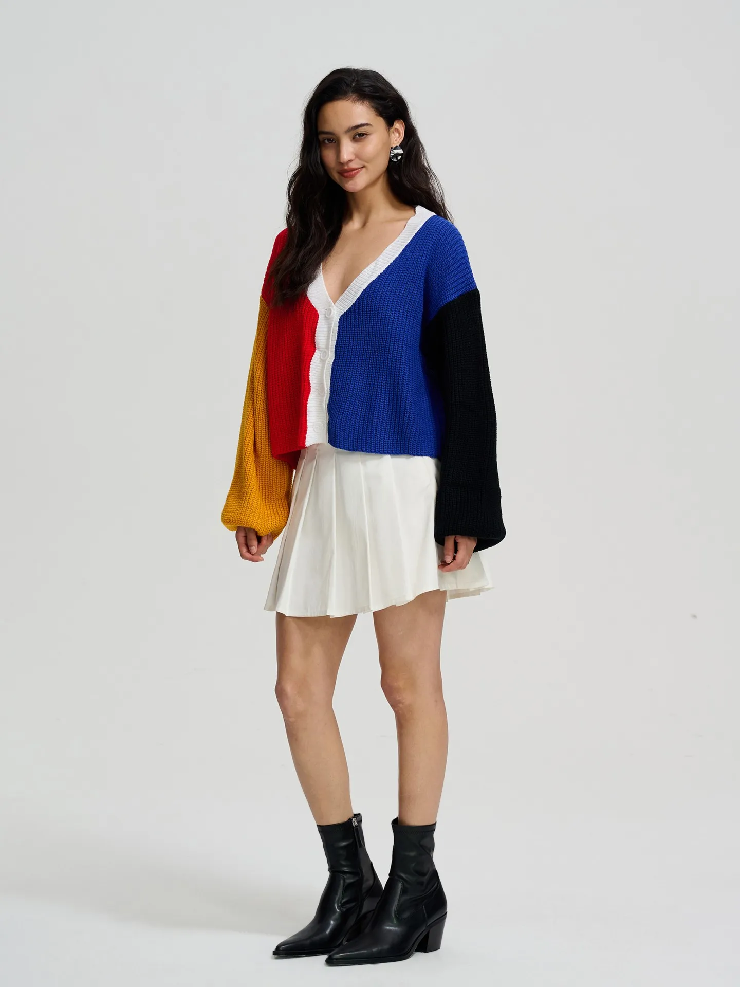 Buttoned Knit Cardigan in Blue-Red
