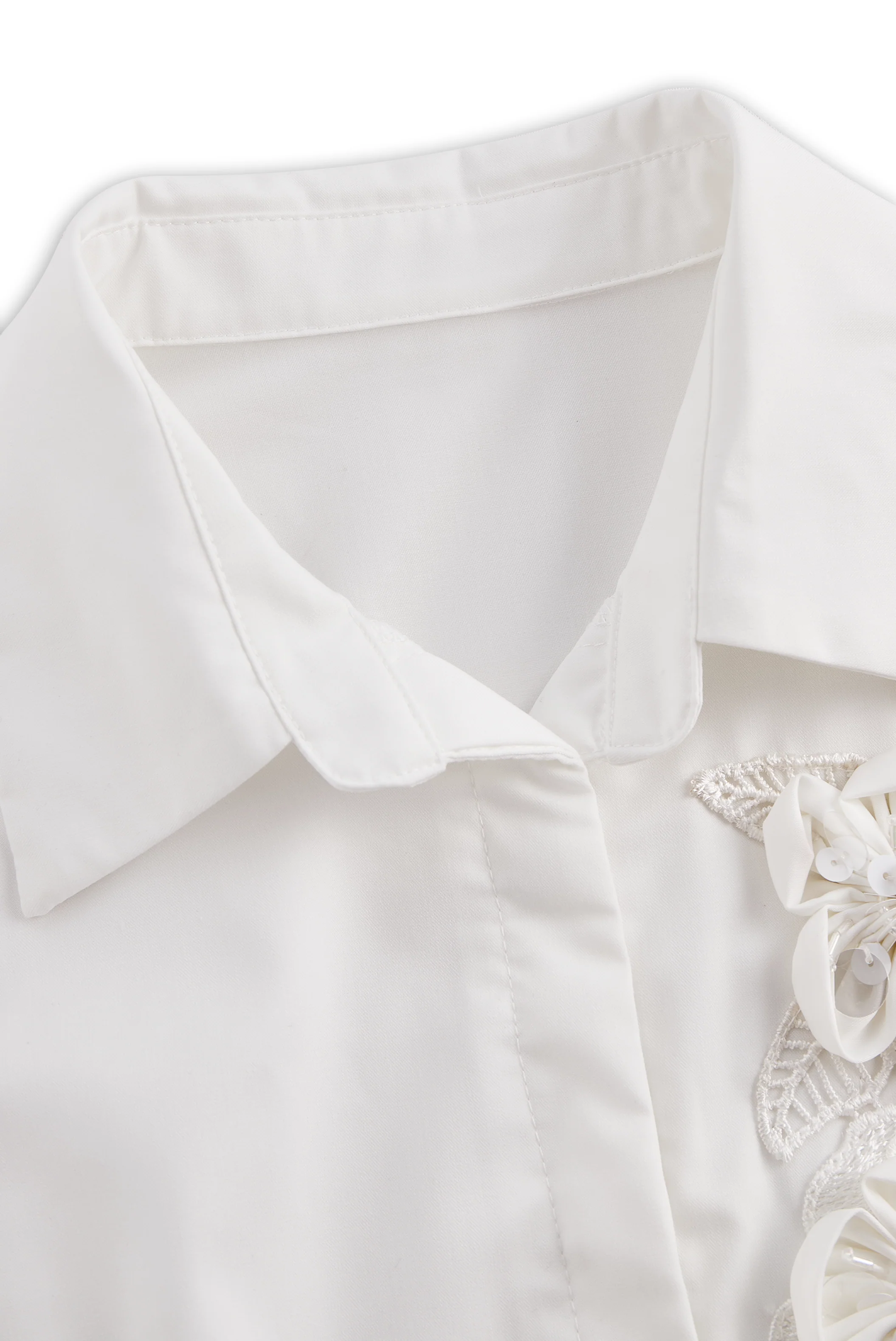 Sleeveless Shirt with 3D Floral Appliqué