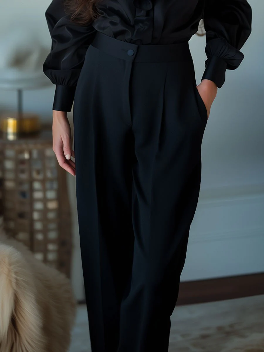 Classic High-Waisted Black Trousers with a Tailored Fit