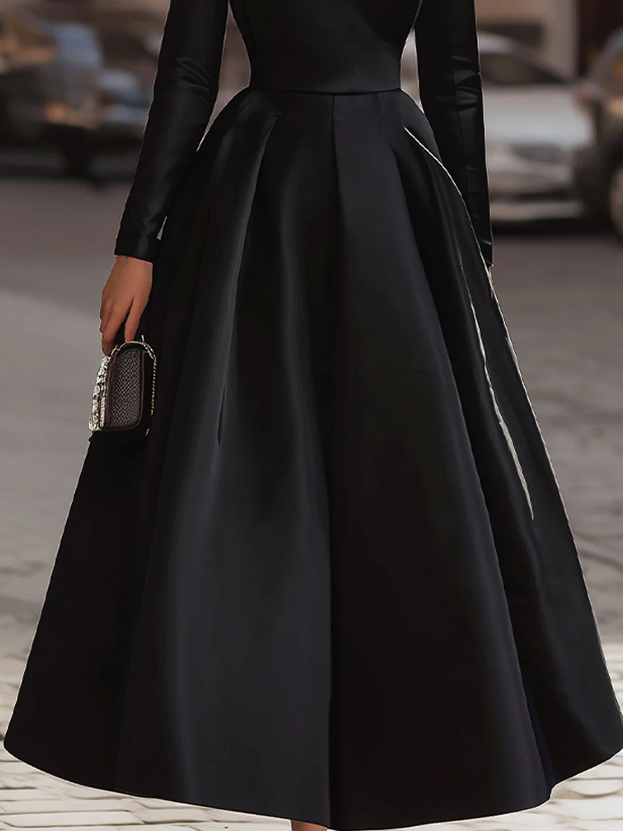 Sophisticated Glam: Fitted Bodice Black Gown With Volume