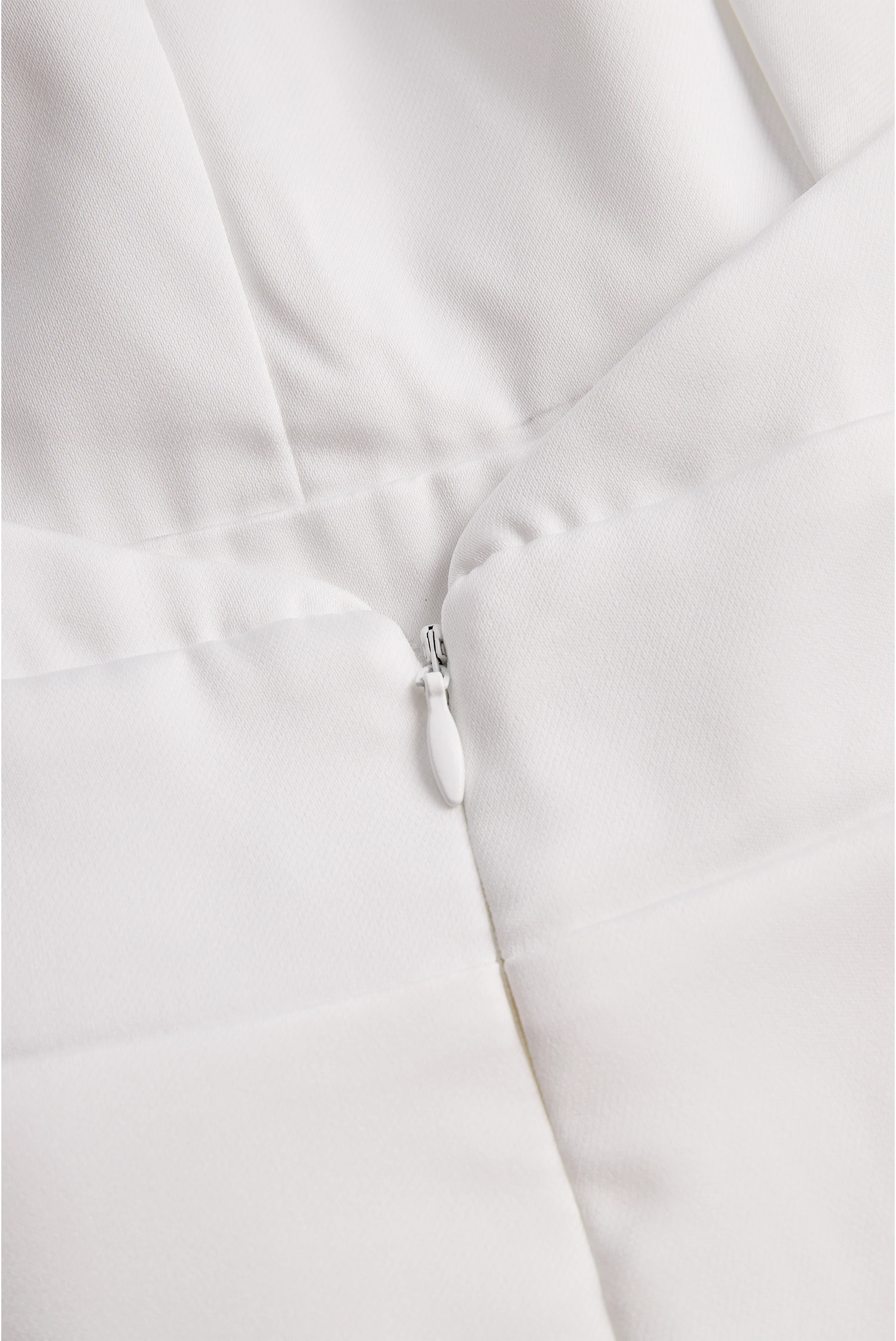 Elegant Satin Halter Jumpsuit With Adjustable Necklace-style Single Chain