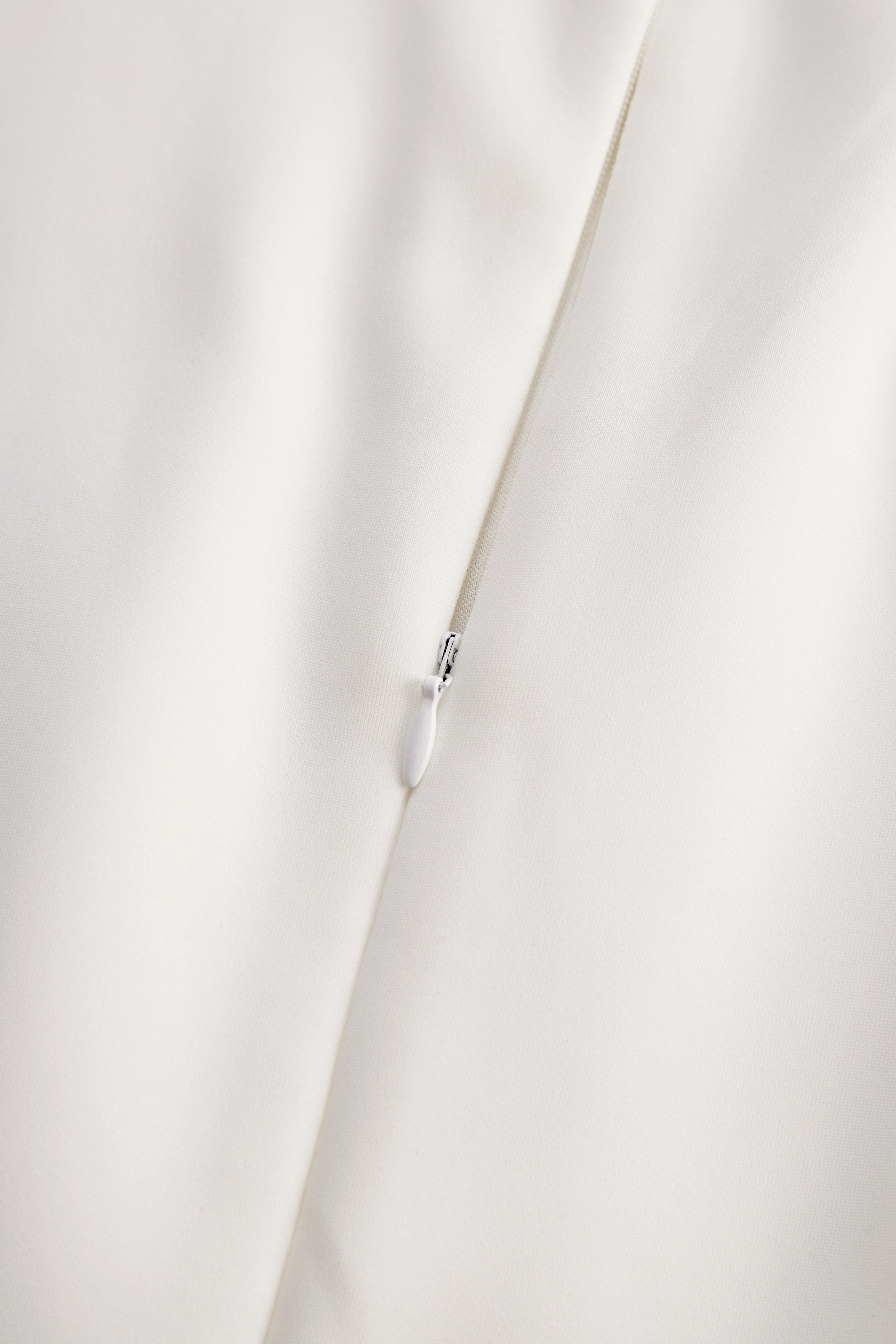 Elegant White Keyhole Pencil Dress