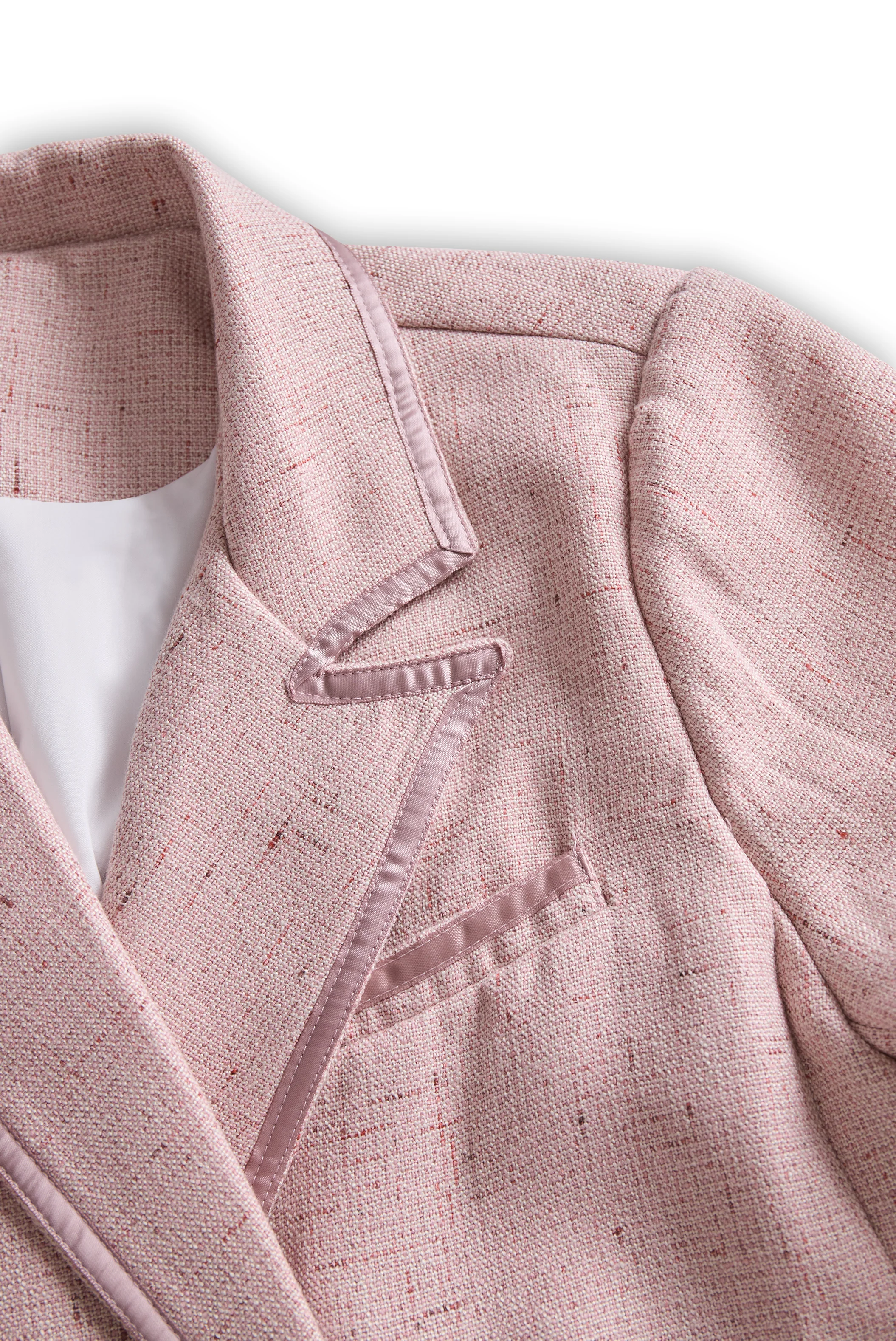 Chic Soft Pink Tweed Suit with Feminine Tailoring and Pearl Accents